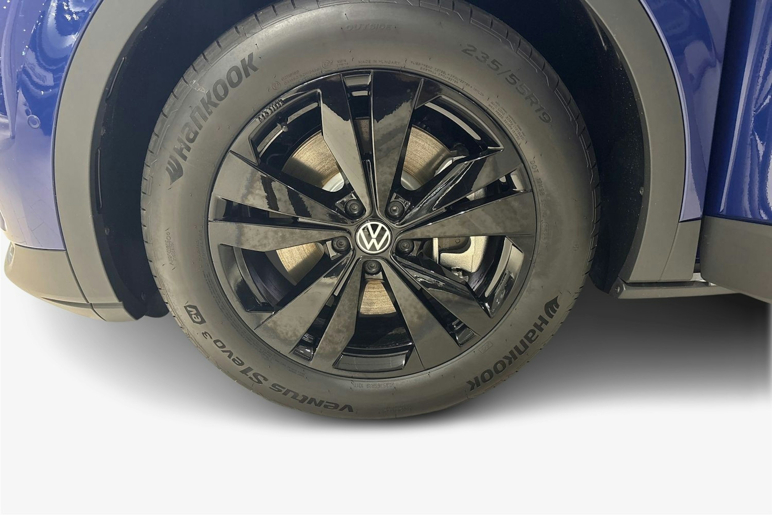 sininen Volkswagen ID.4 2025 kuva 9.