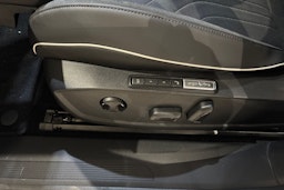 sininen Volkswagen ID.4 2025 kuva 11.