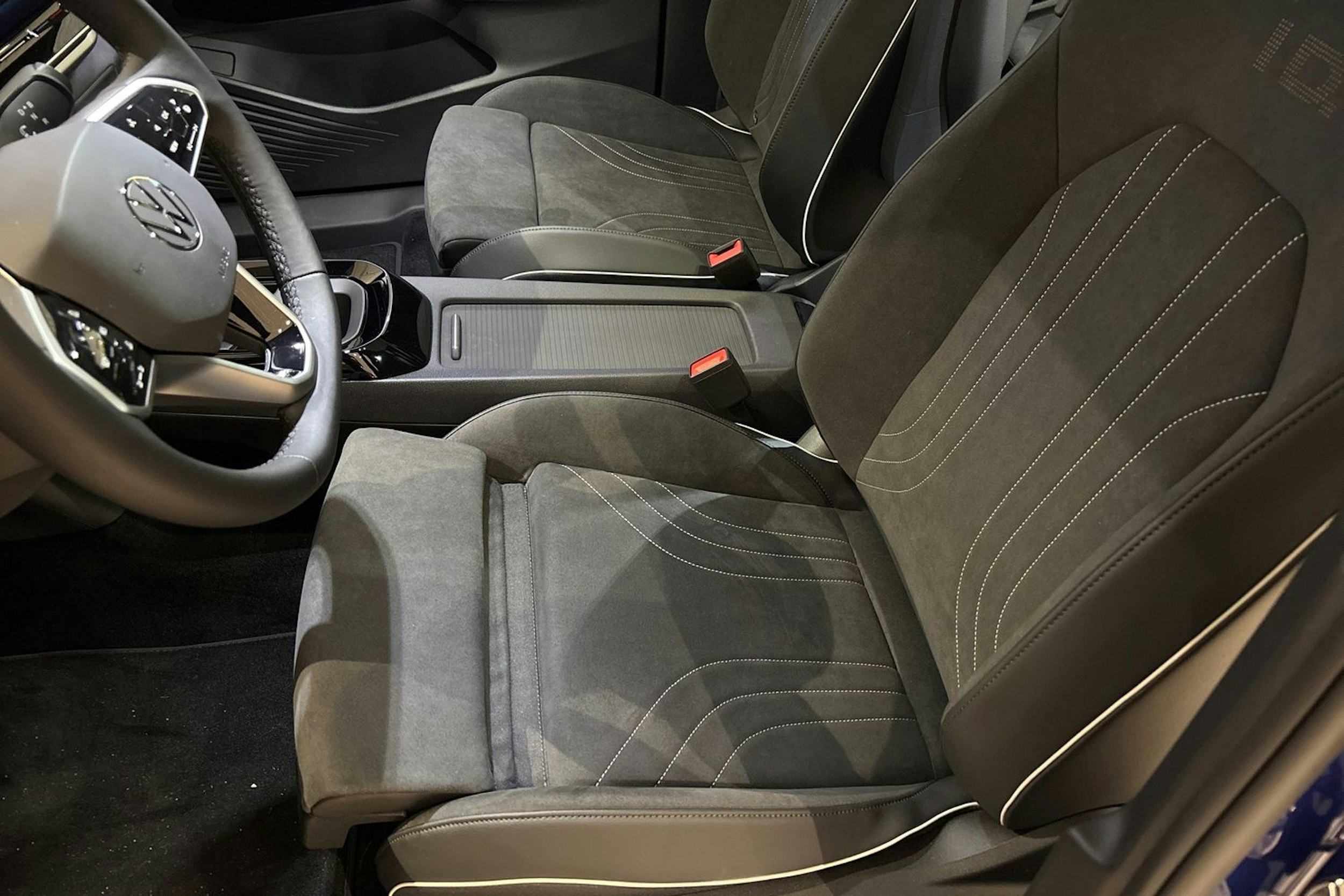 sininen Volkswagen ID.4 2025 kuva 12.