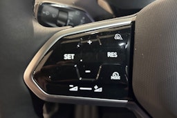 sininen Volkswagen ID.4 2025 kuva 16.