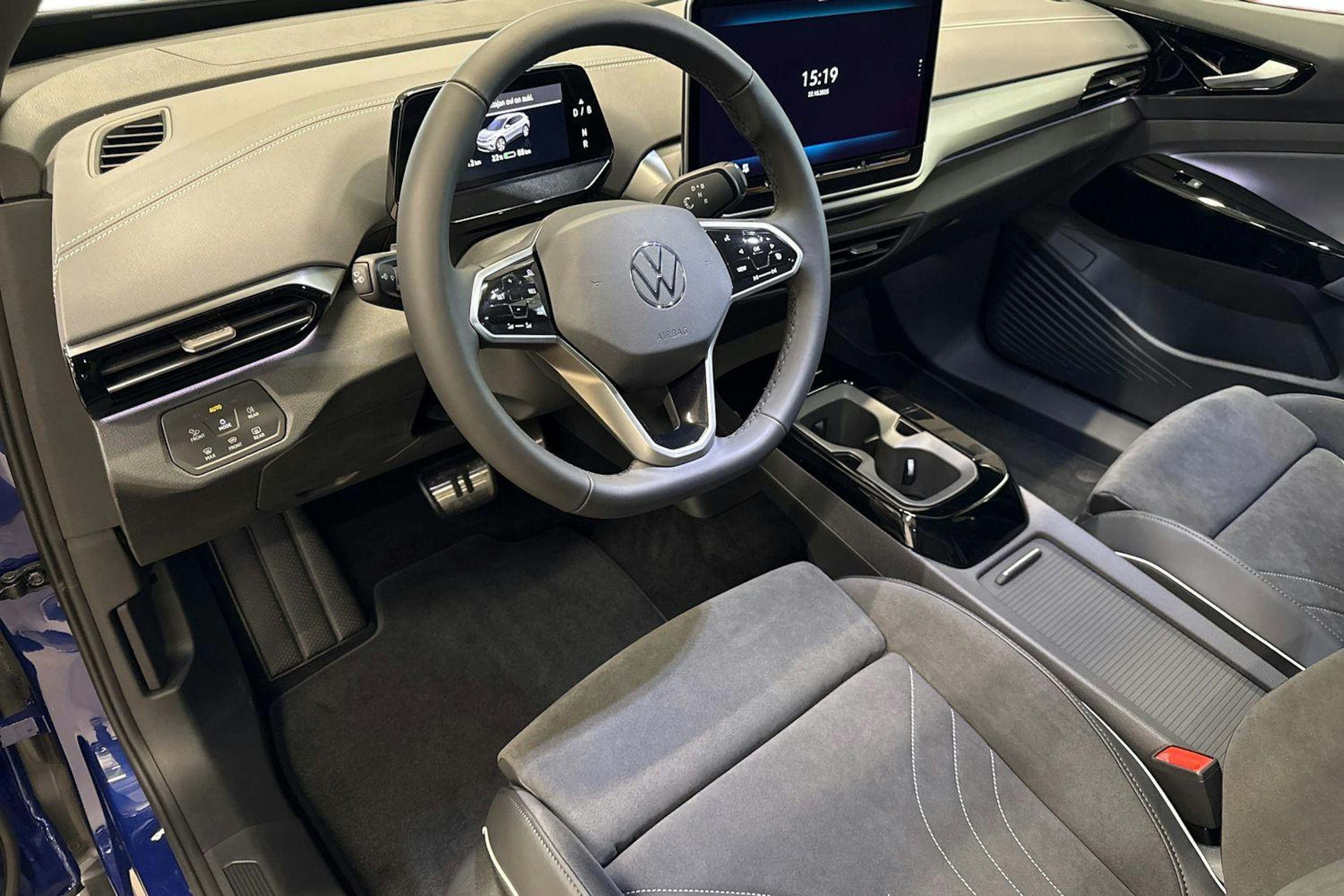 sininen Volkswagen ID.4 2025 kuva 6.