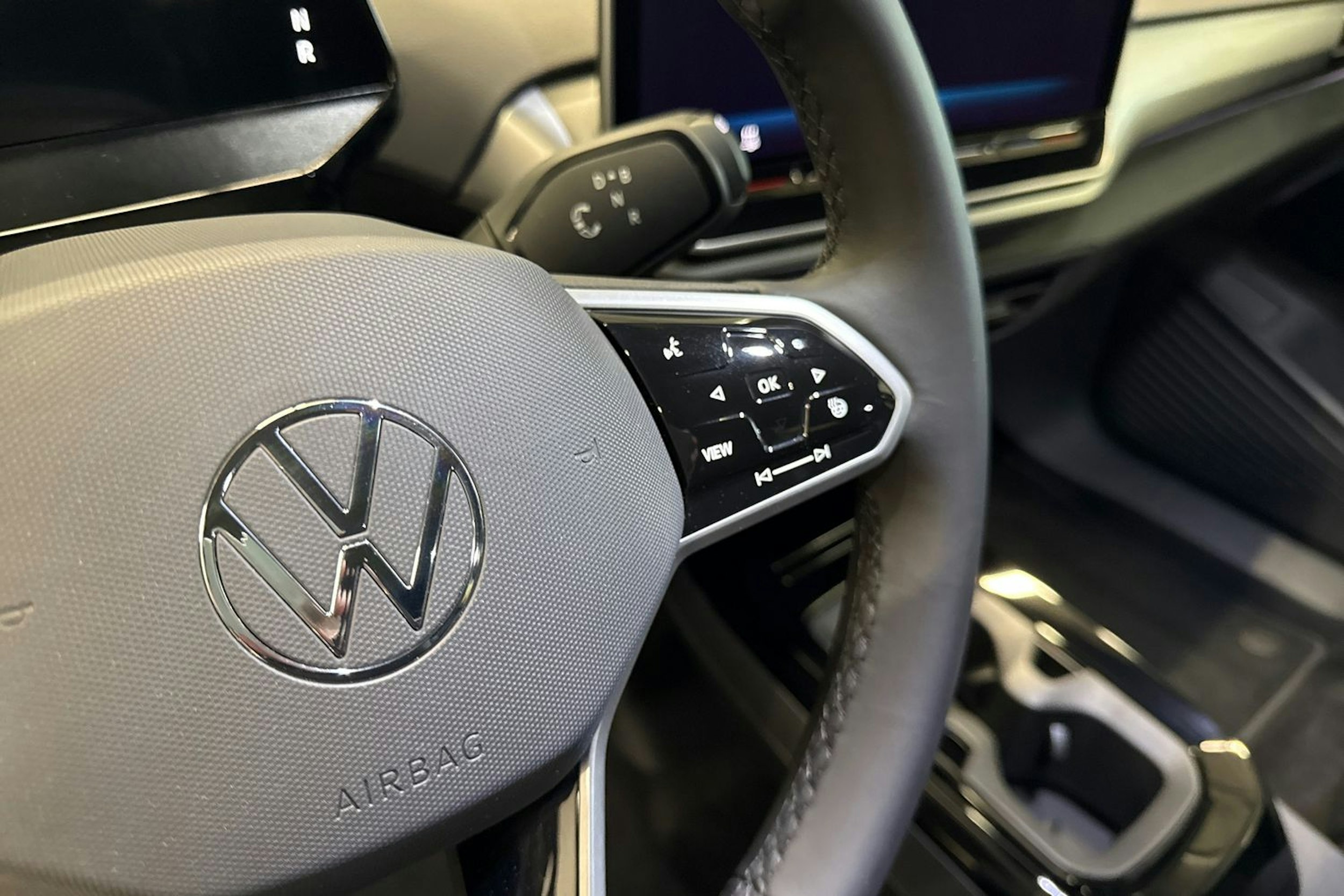 sininen Volkswagen ID.4 2025 kuva 15.