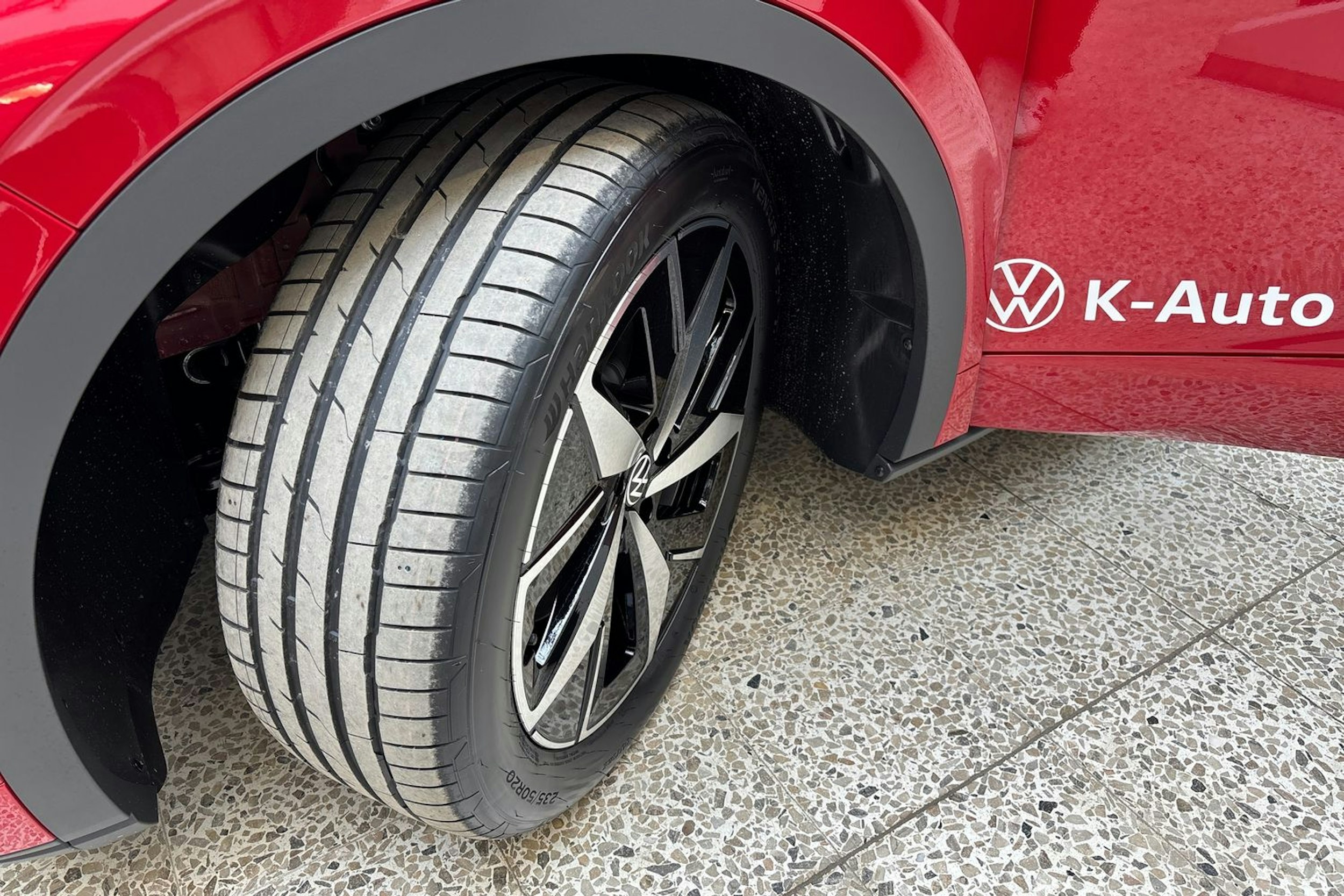 Punainen Volkswagen ID.4 2026 kuva 10.