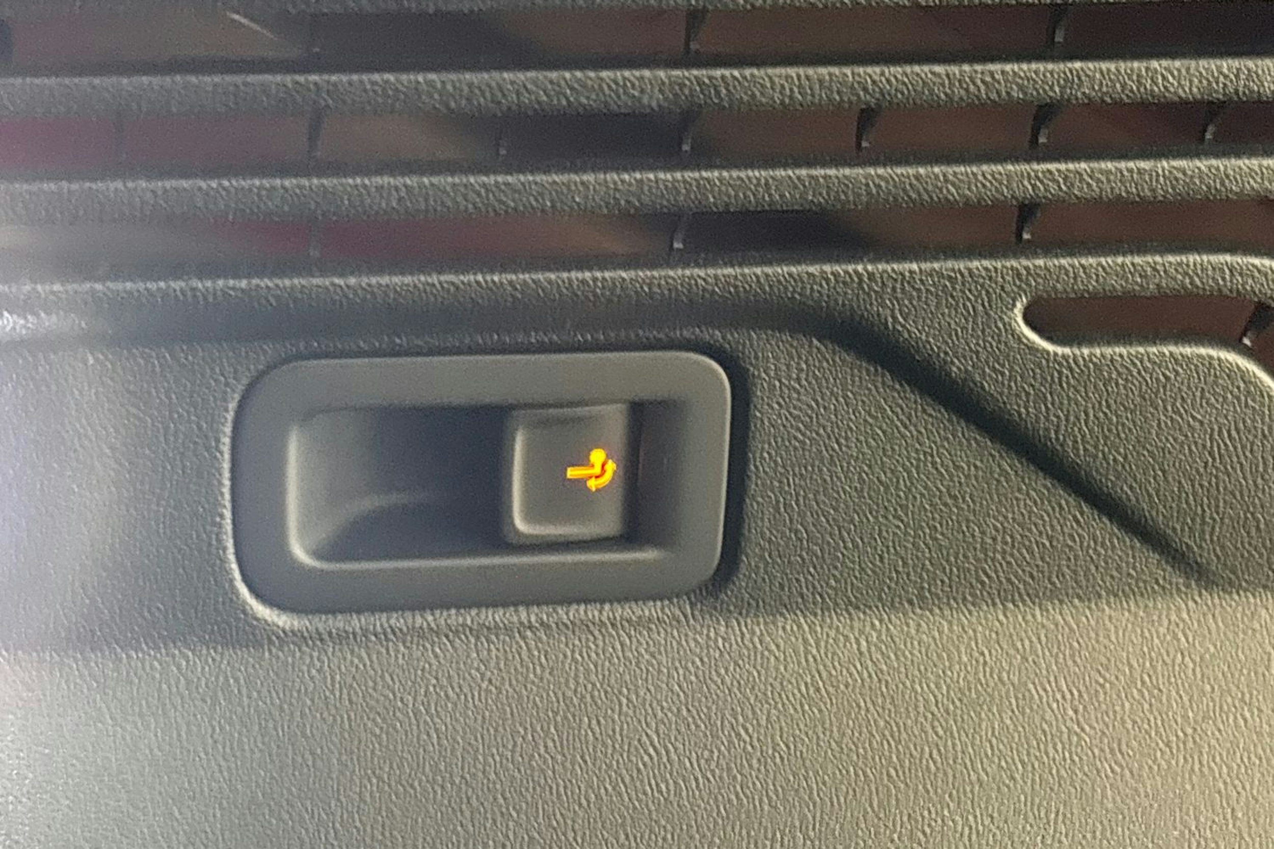 Punainen Volkswagen ID.4 2026 kuva 13.