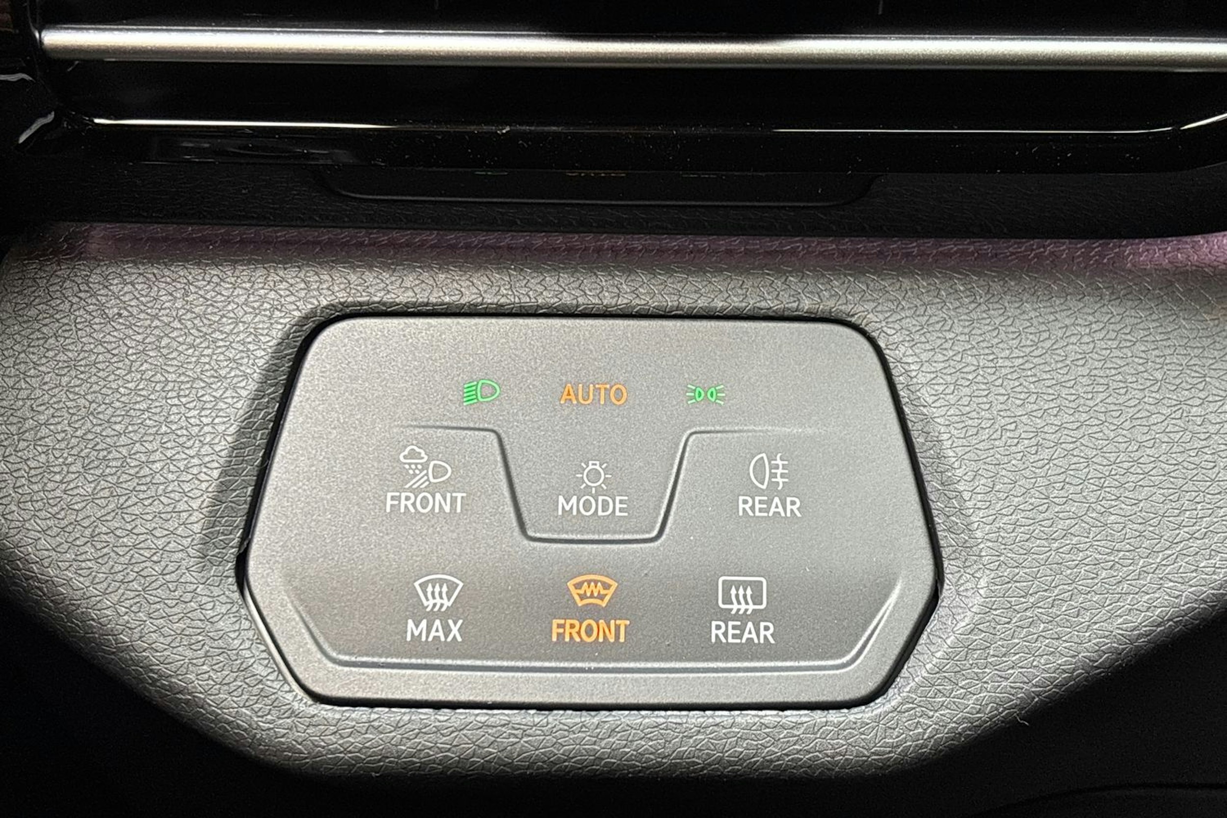 Punainen Volkswagen ID.4 2026 kuva 19.