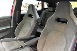 Punainen Volkswagen ID.4 2026 kuva 37.