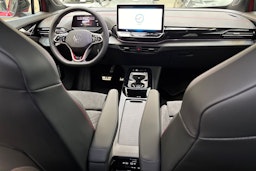 Punainen Volkswagen ID.4 2026 kuva 39.