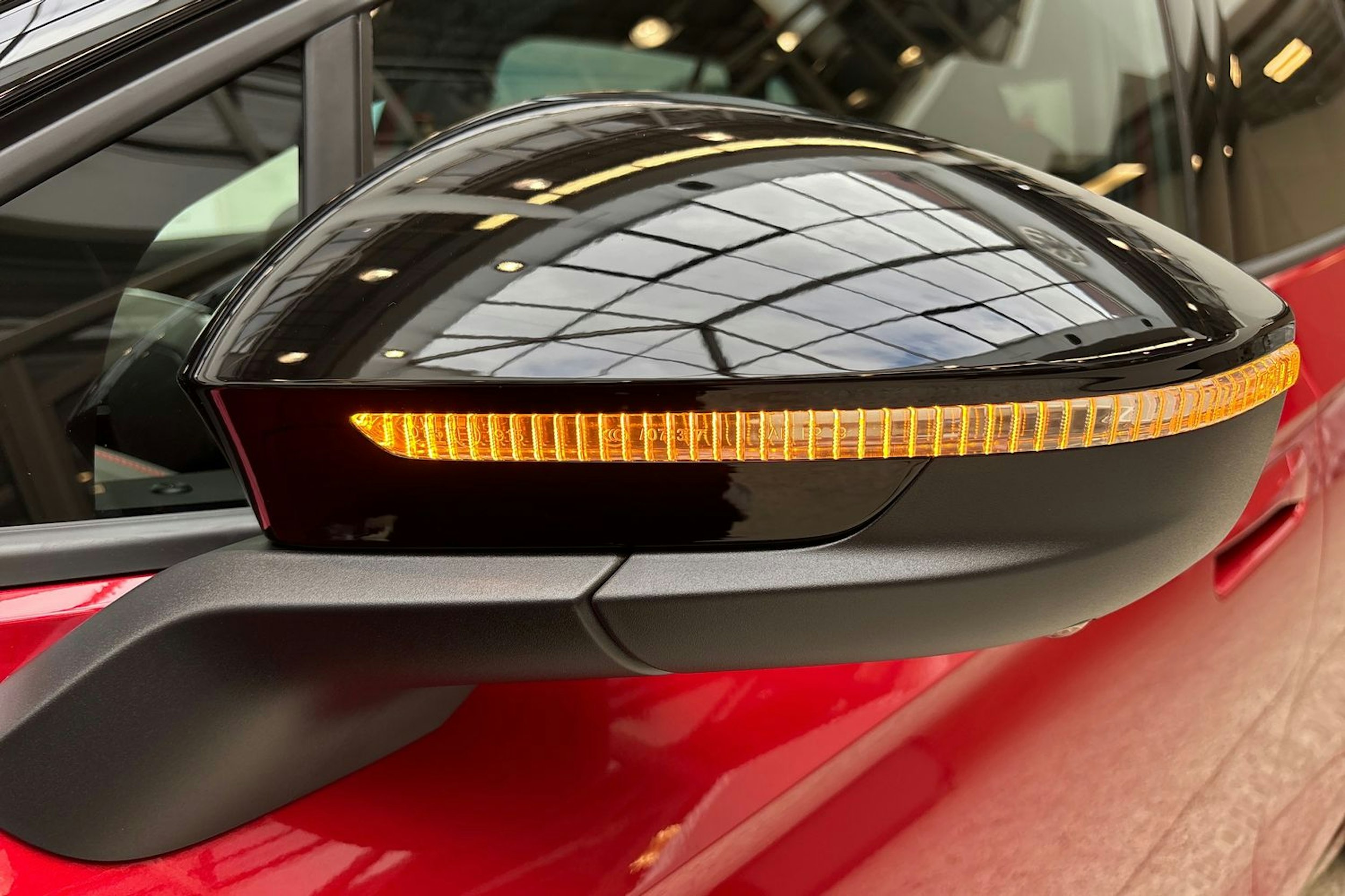 Punainen Volkswagen ID.4 2026 kuva 41.