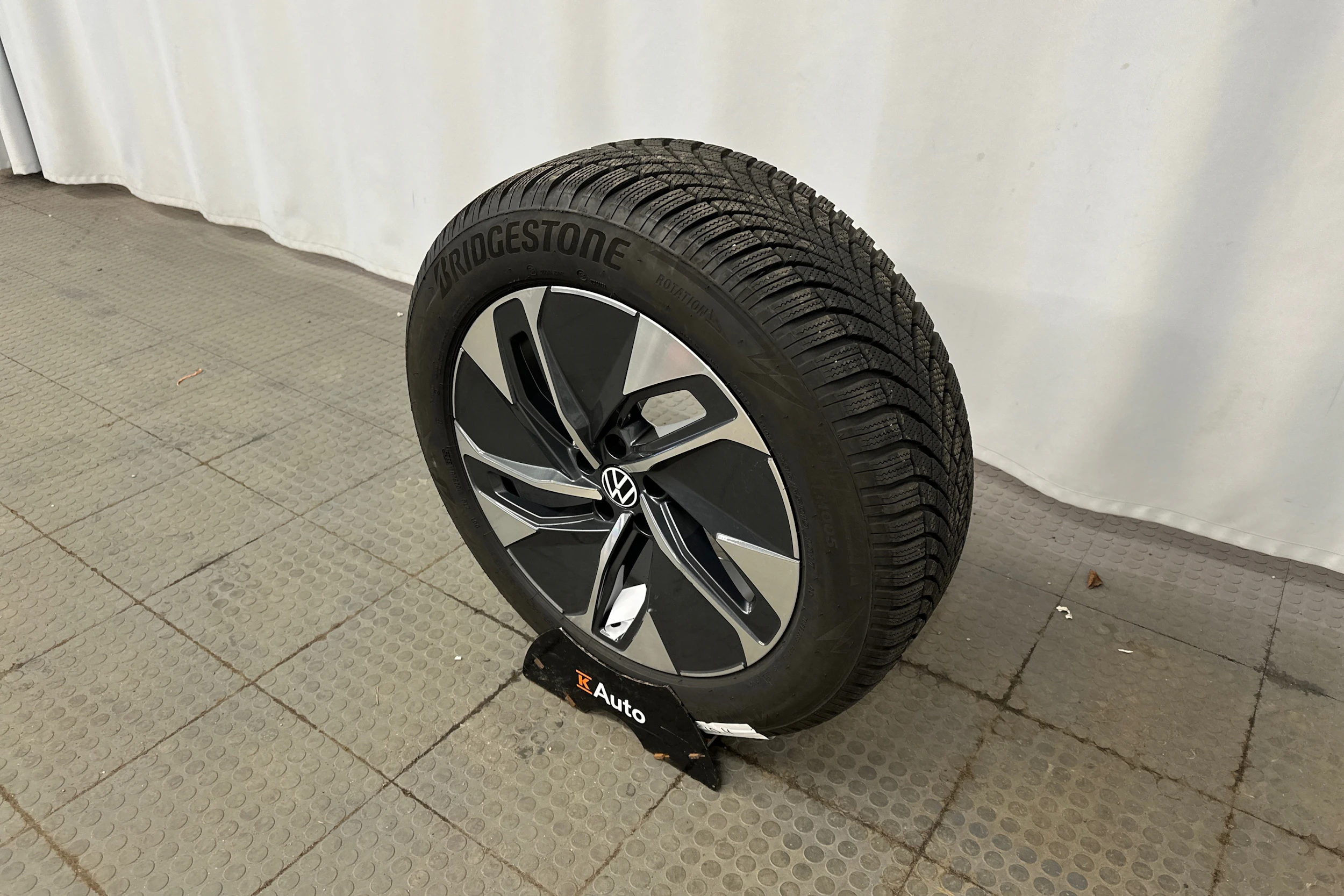 sininen Volkswagen ID.4 2026 kuva 13.