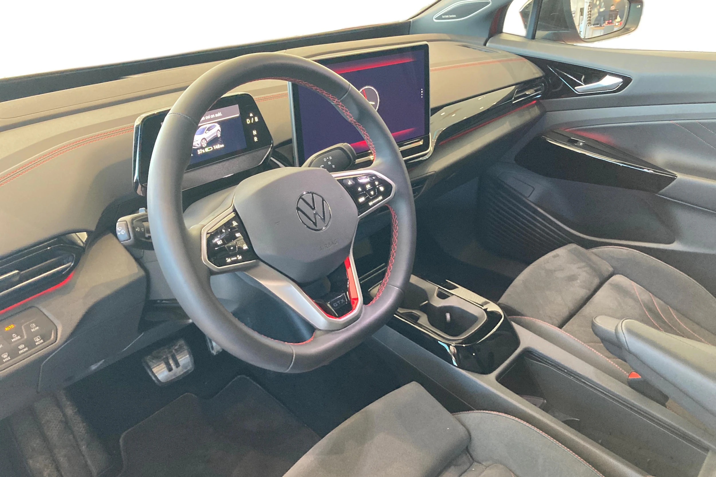 punainen Volkswagen ID.4 2026 kuva 6.