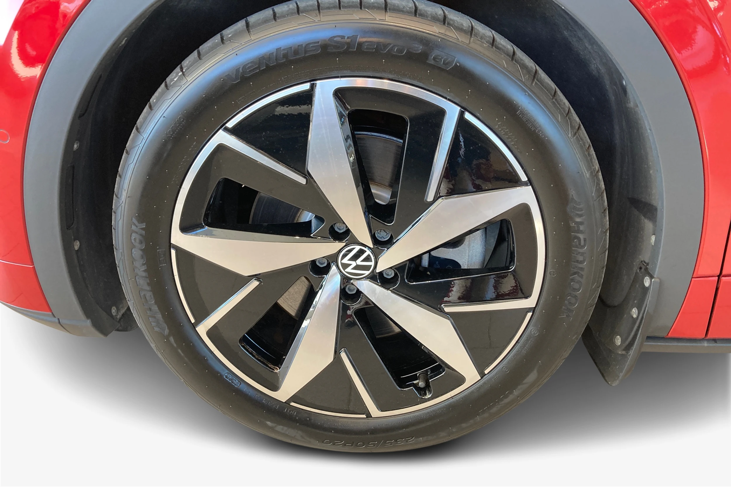 punainen Volkswagen ID.4 2026 kuva 9.