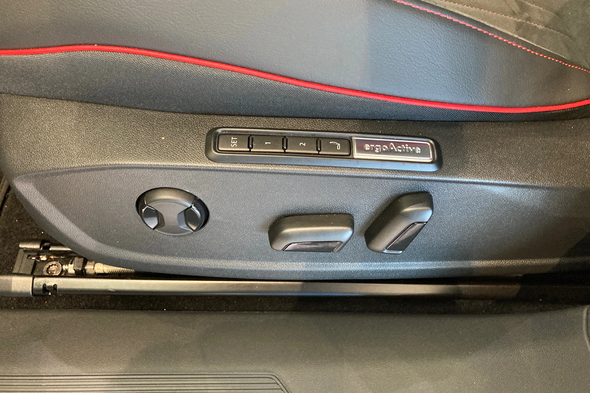 punainen Volkswagen ID.4 2026 kuva 12.