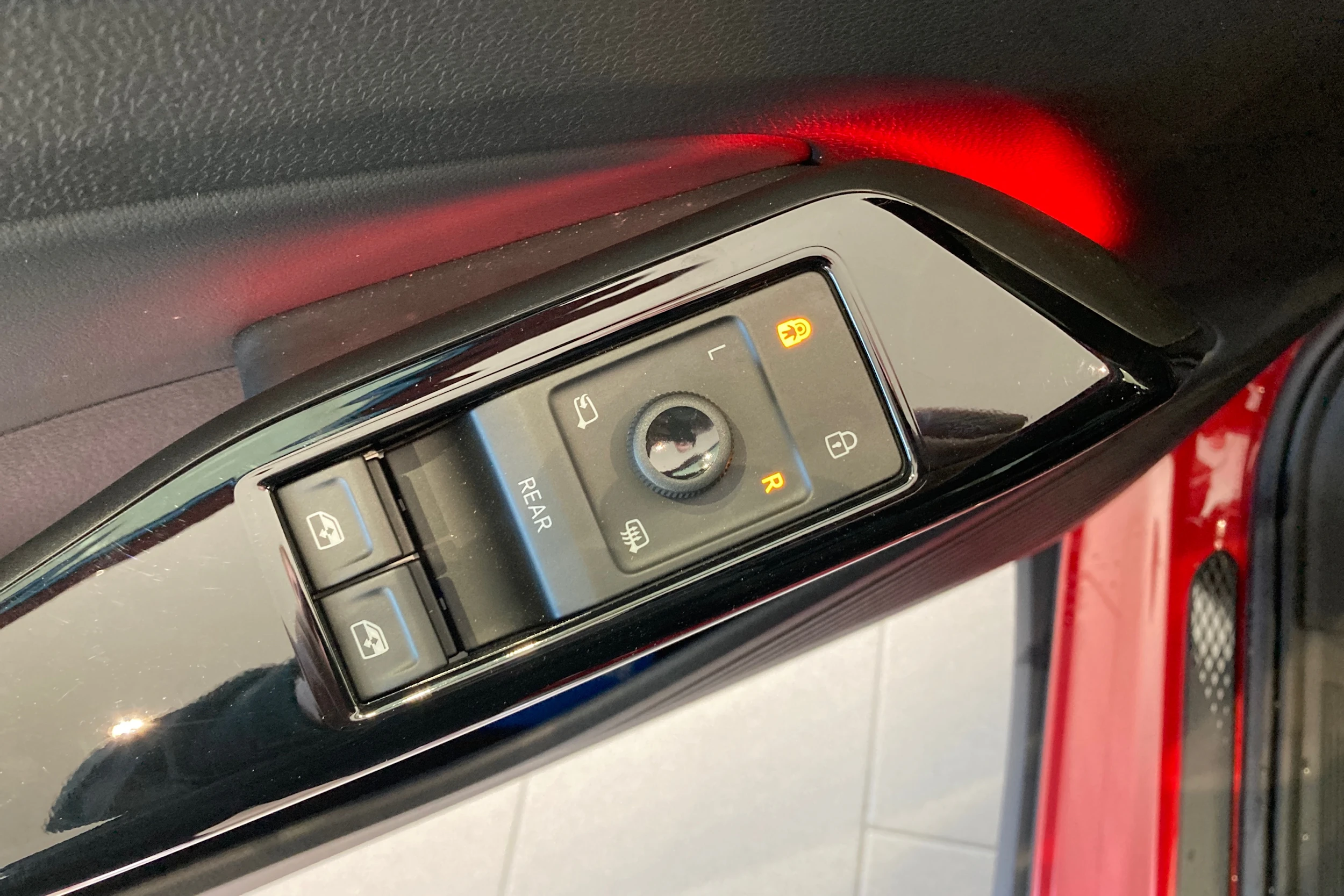 punainen Volkswagen ID.4 2026 kuva 13.