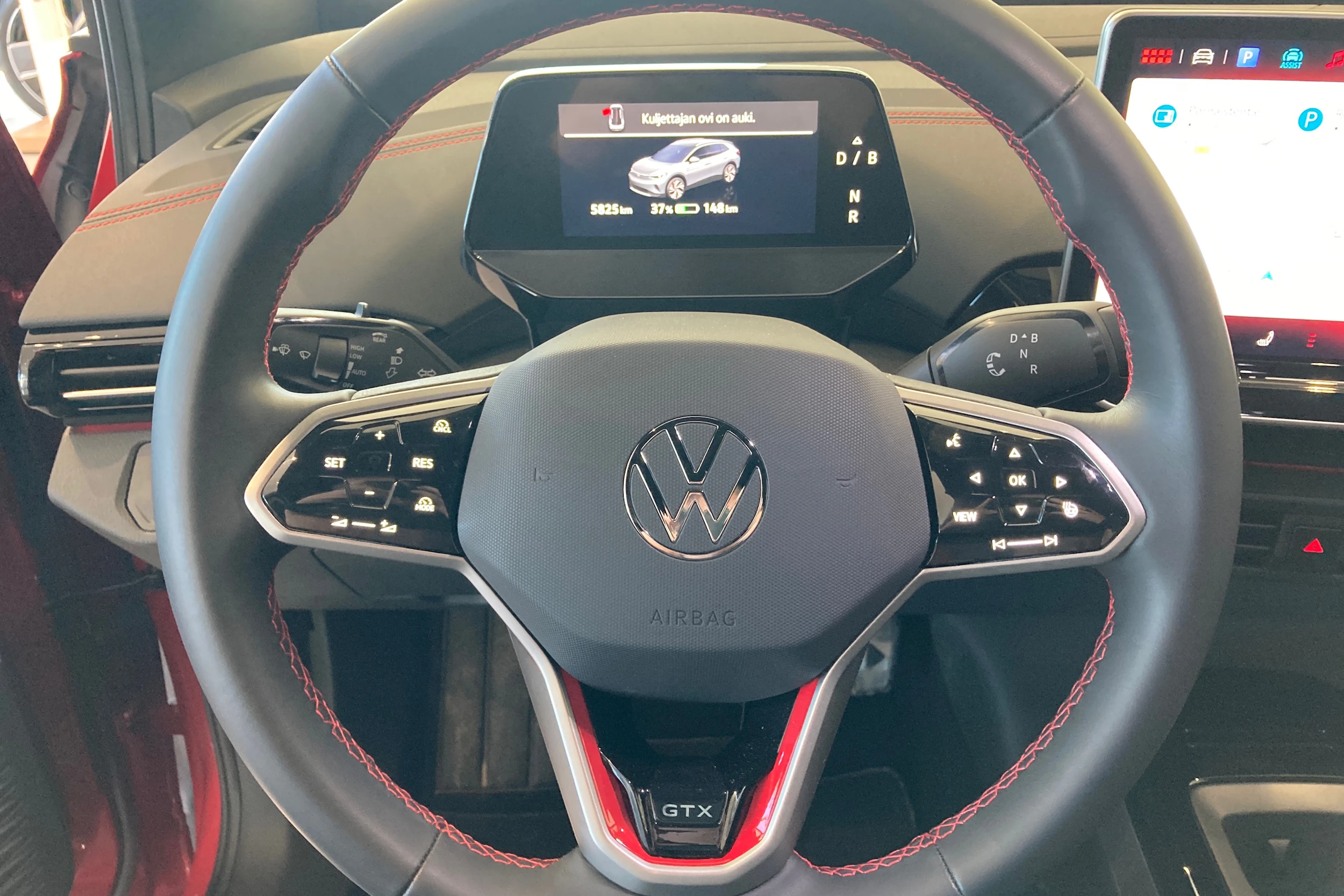 punainen Volkswagen ID.4 2026 kuva 14.