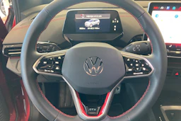 punainen Volkswagen ID.4 2026 kuva 14.