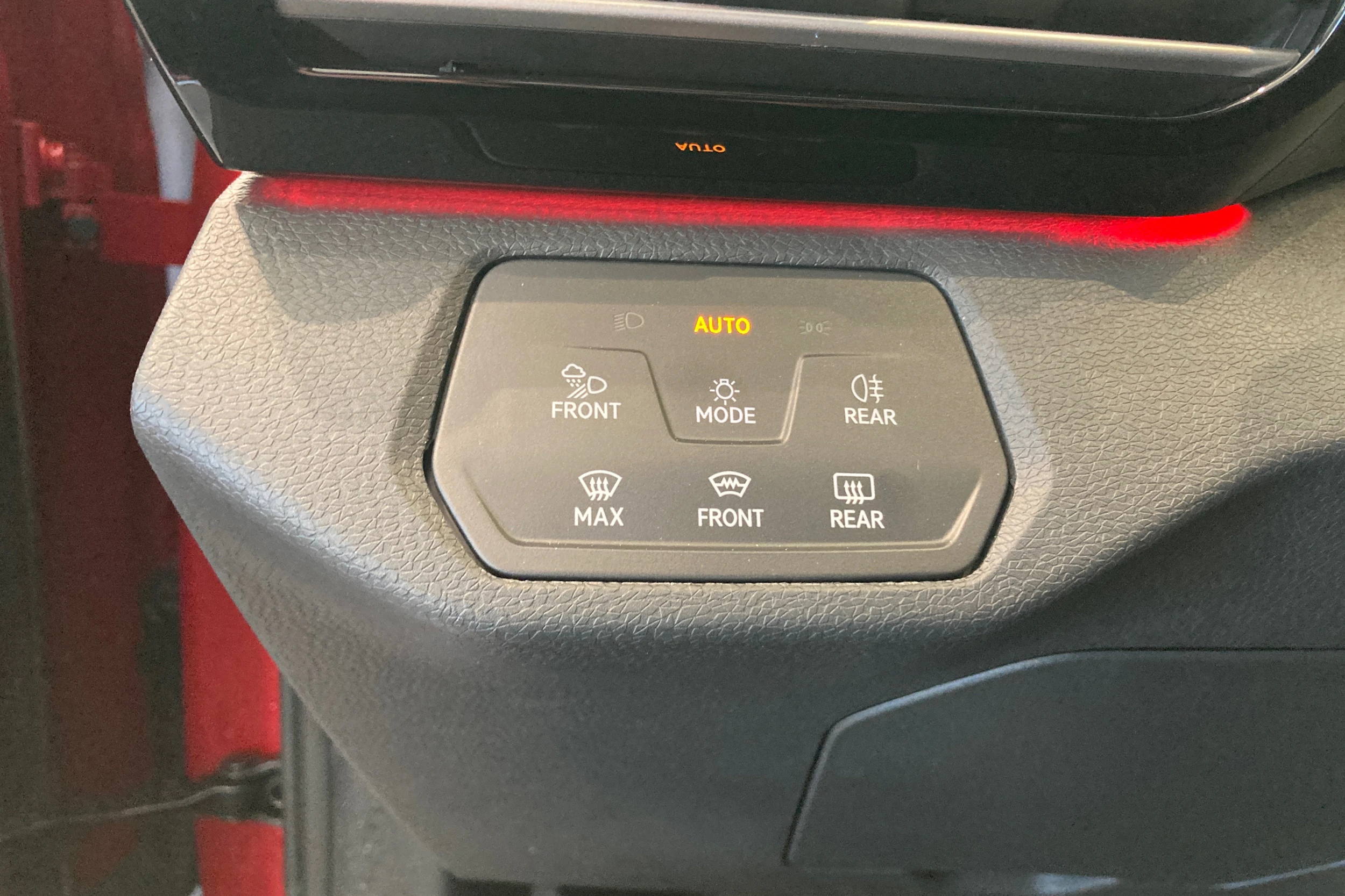 punainen Volkswagen ID.4 2026 kuva 15.