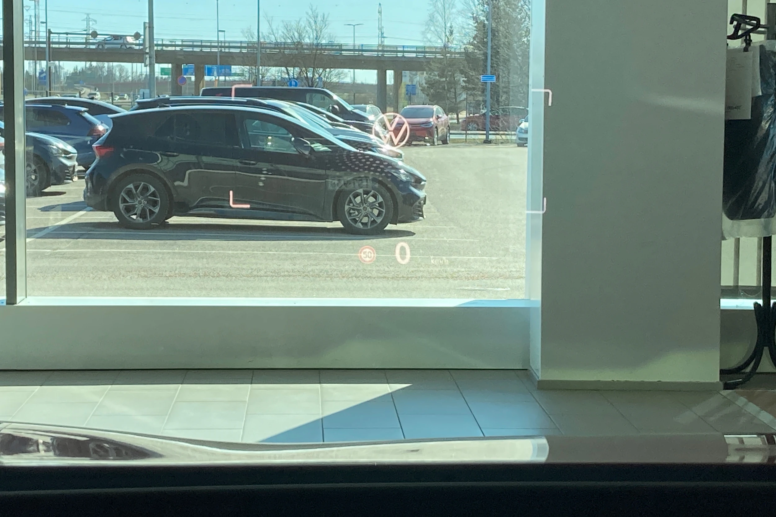 punainen Volkswagen ID.4 2026 kuva 16.