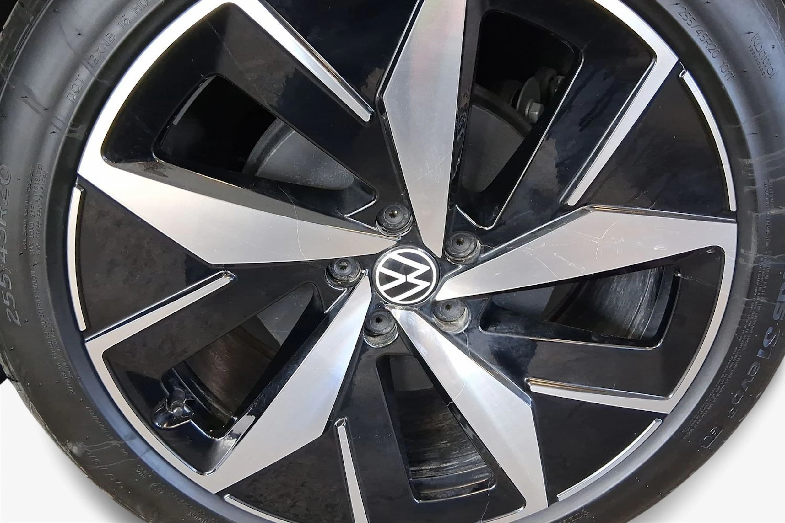 musta Volkswagen ID.4 2026 kuva 12.