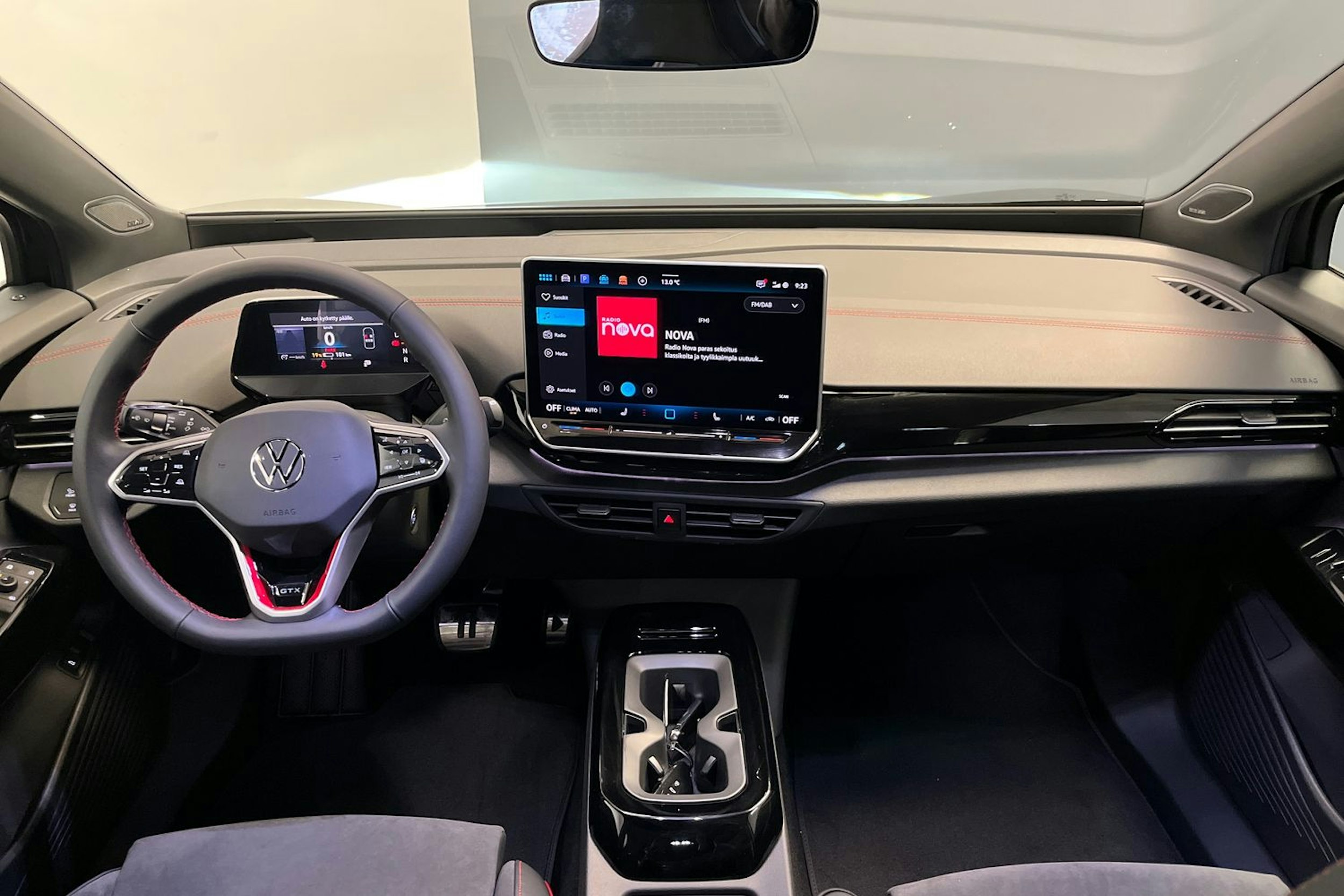 musta Volkswagen ID.4 2026 kuva 11.