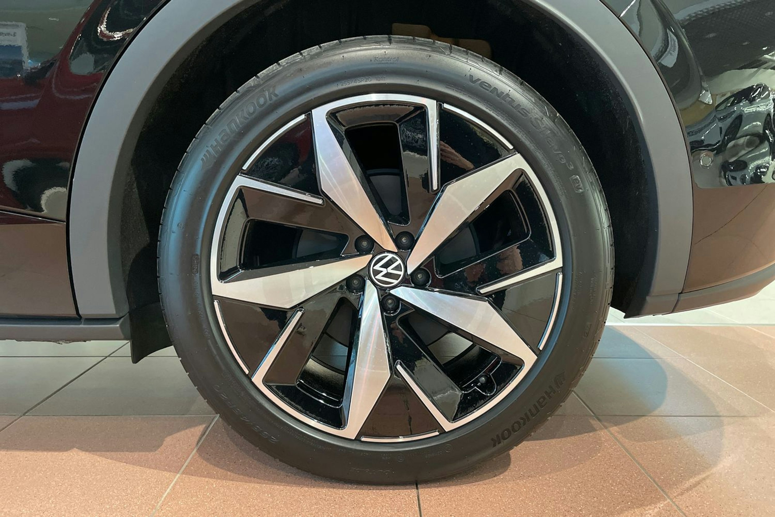 musta Volkswagen ID.4 2026 kuva 10.