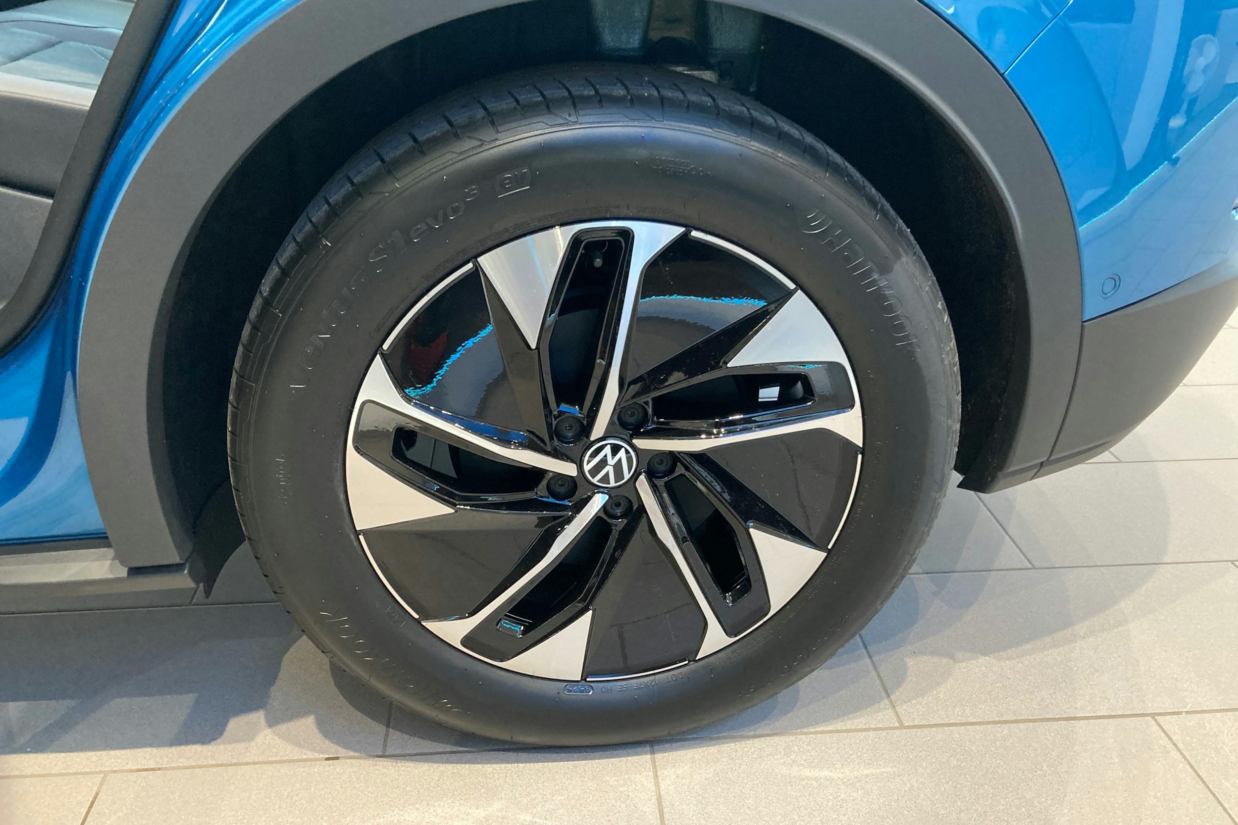 sininen Volkswagen ID.4 2026 kuva 11.