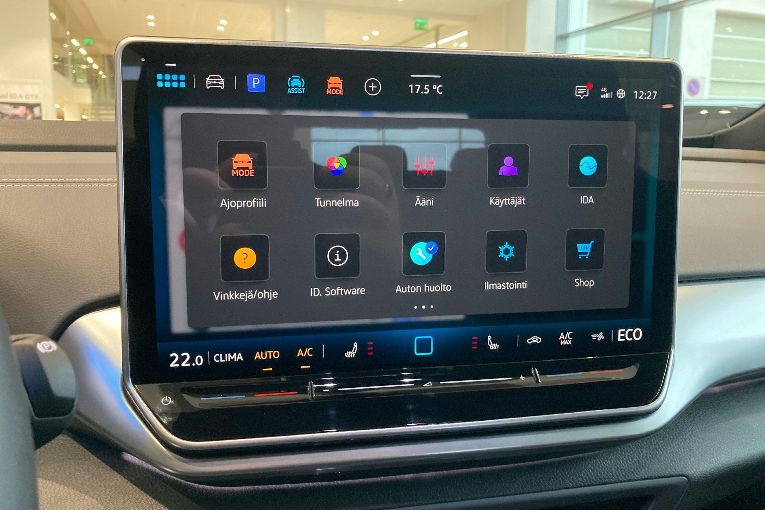 sininen Volkswagen ID.4 2026 kuva 17.