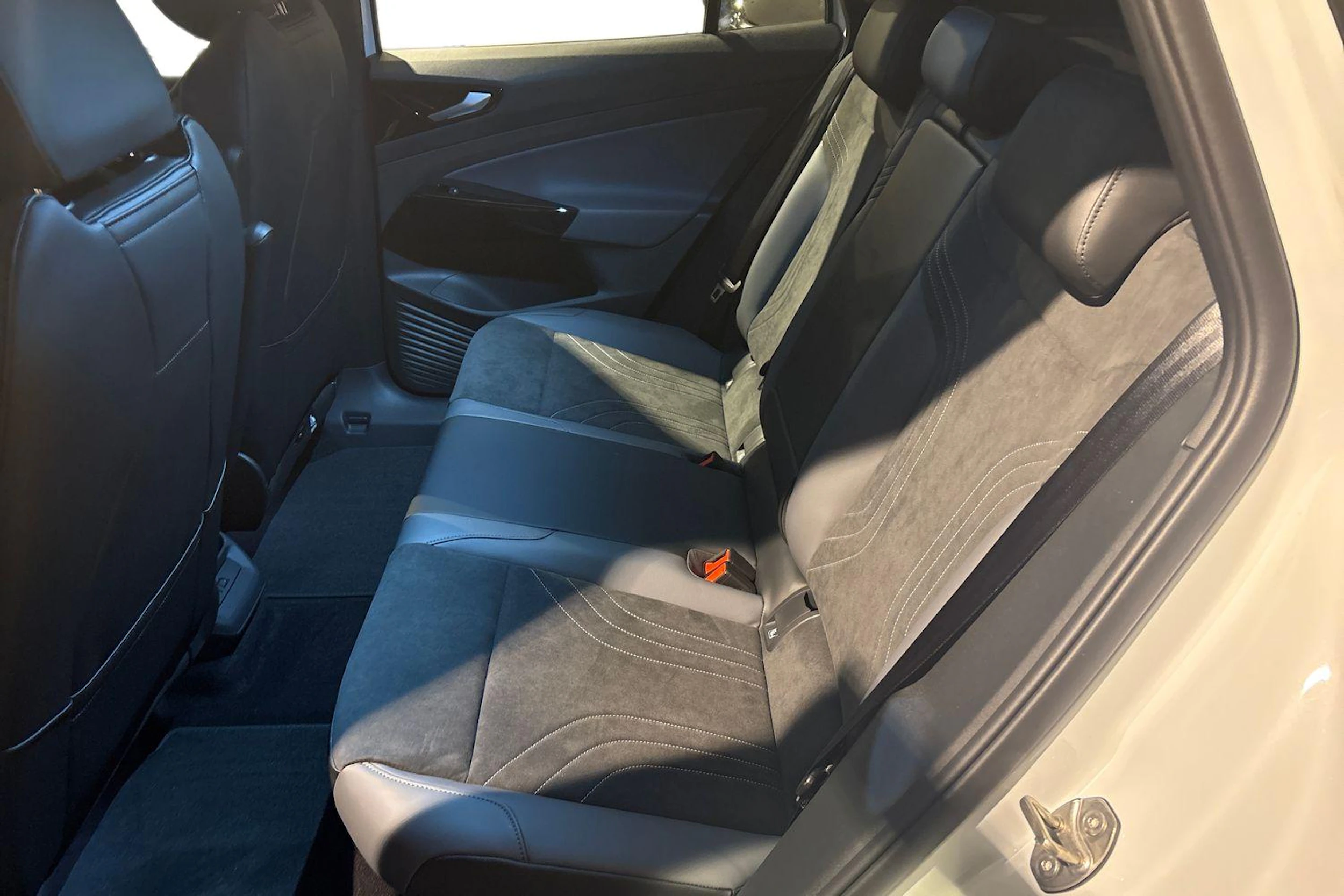 valkoinen Volkswagen ID.4 2026 kuva 8.