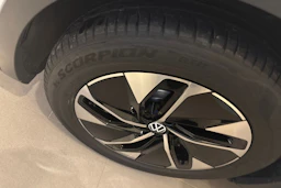 valkoinen Volkswagen ID.4 2026 kuva 10.