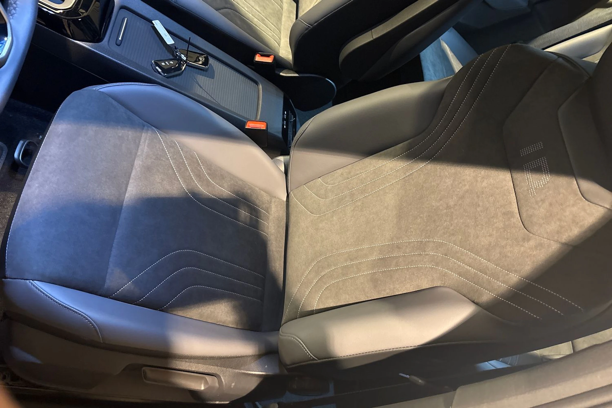 valkoinen Volkswagen ID.4 2026 kuva 13.