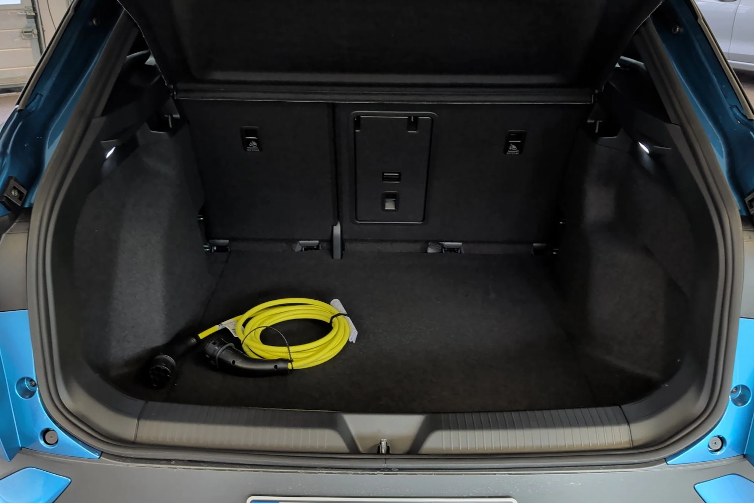 sininen Volkswagen ID.4 2027 kuva 10.