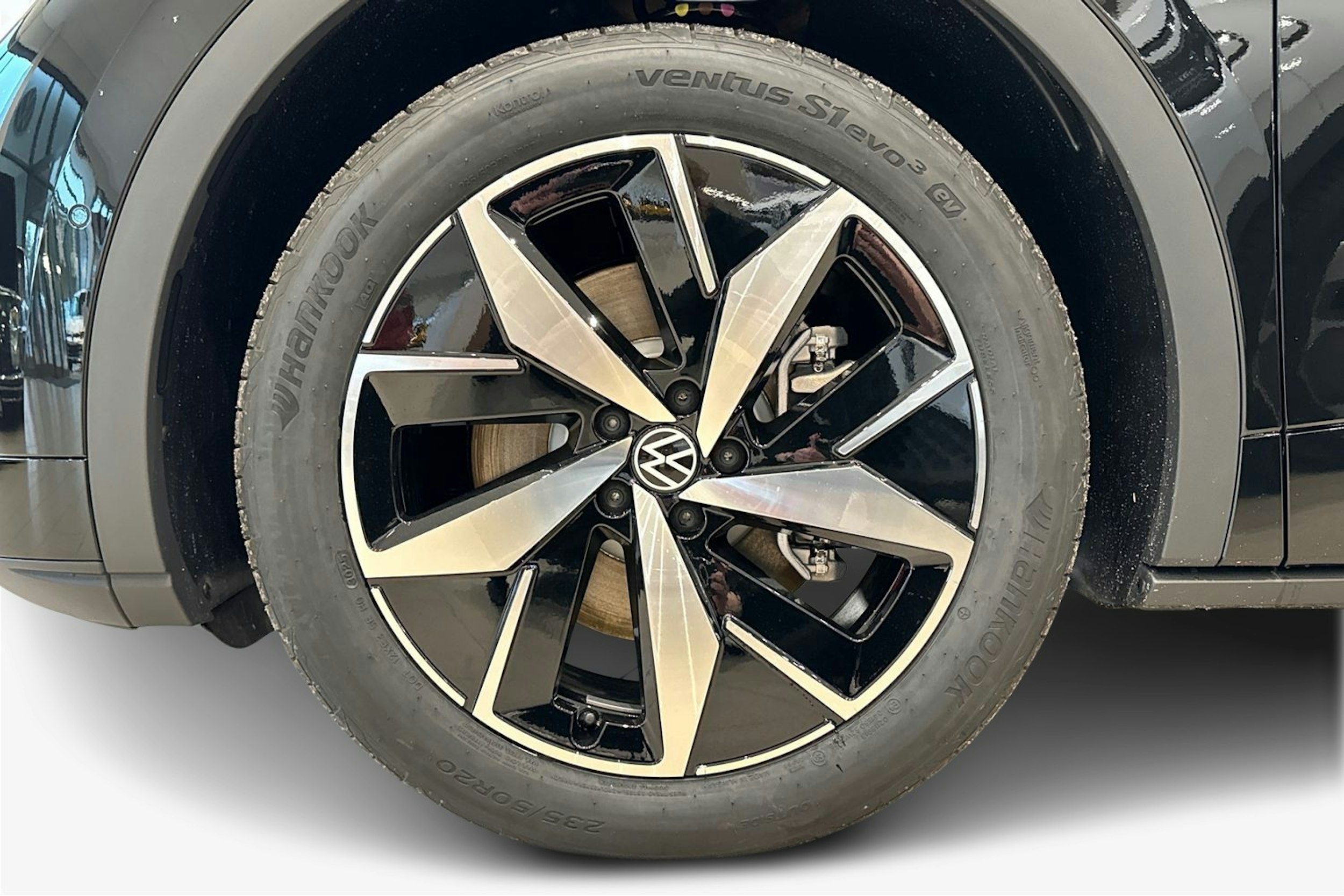 met. musta Volkswagen ID.4 2026 kuva 9.