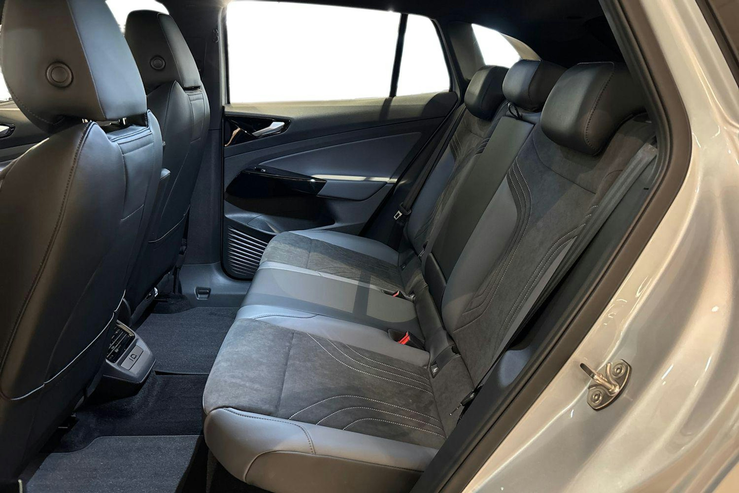 harmaa Volkswagen ID.4 2026 kuva 8.