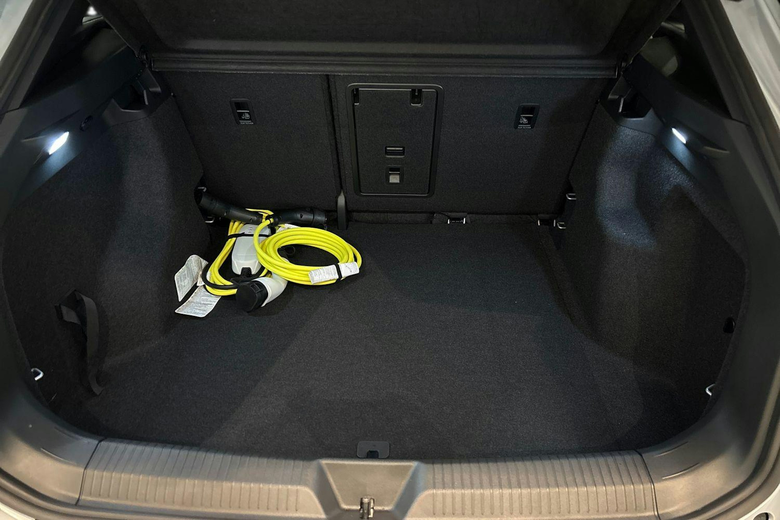 harmaa Volkswagen ID.4 2026 kuva 9.