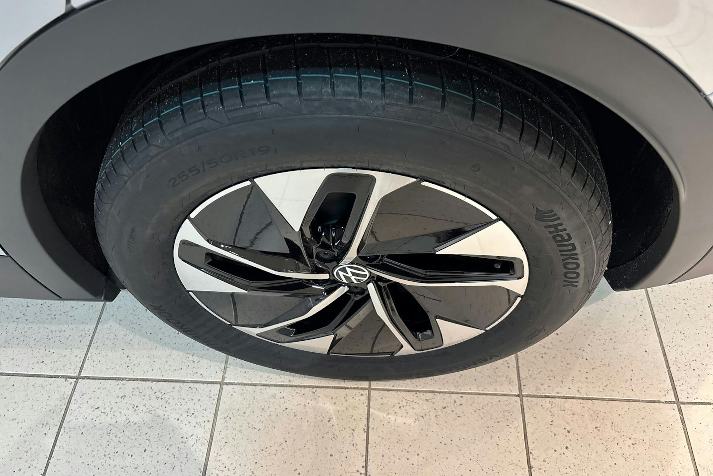 harmaa Volkswagen ID.4 2026 kuva 10.