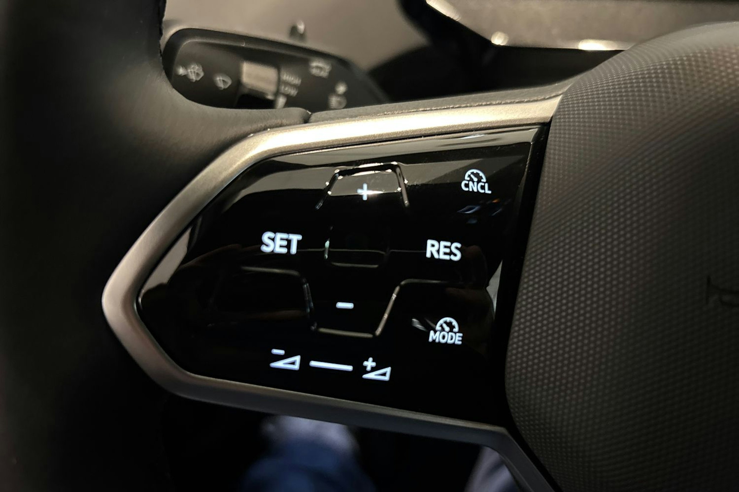 harmaa Volkswagen ID.4 2026 kuva 12.