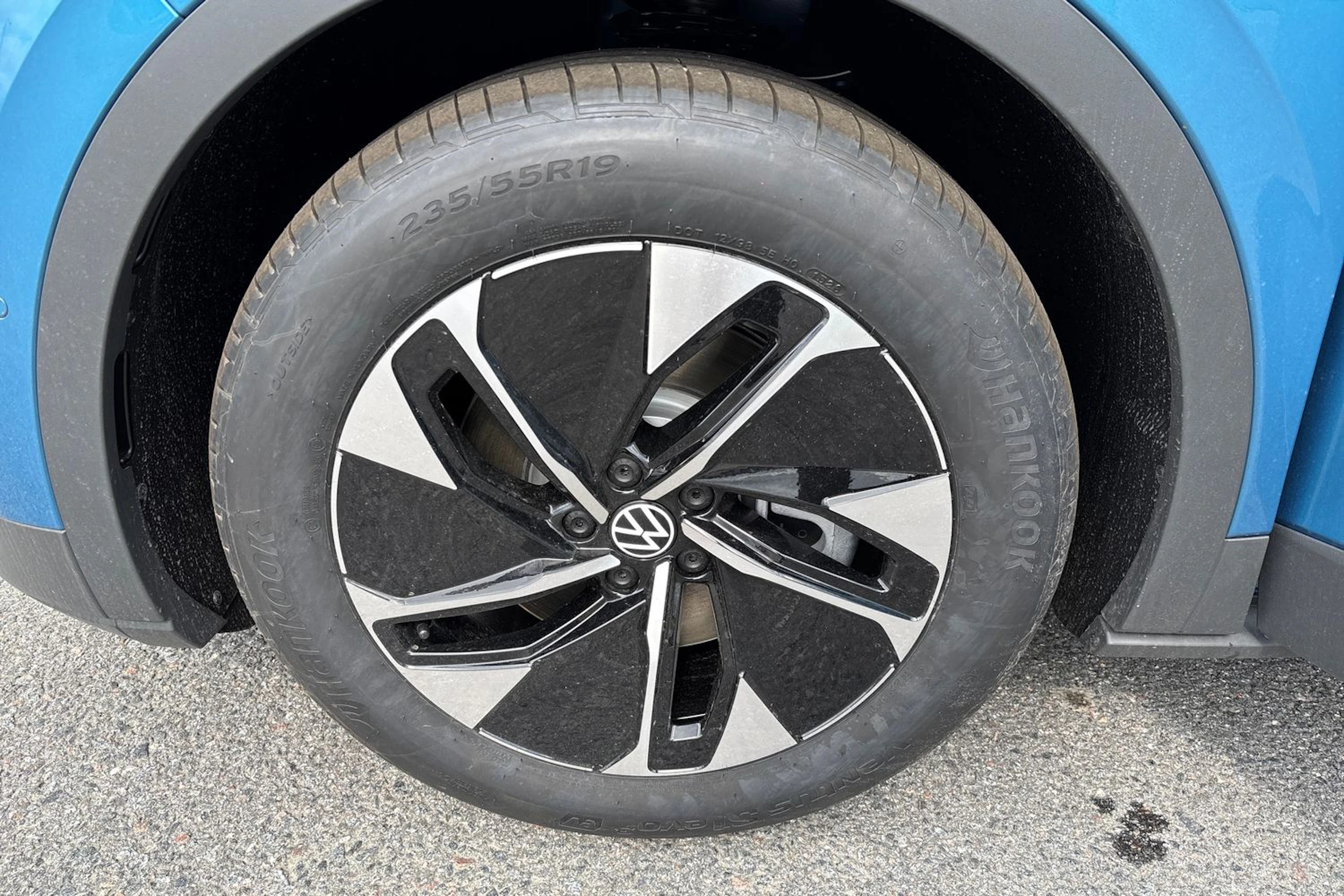 sininen Volkswagen ID.4 2026 kuva 10.