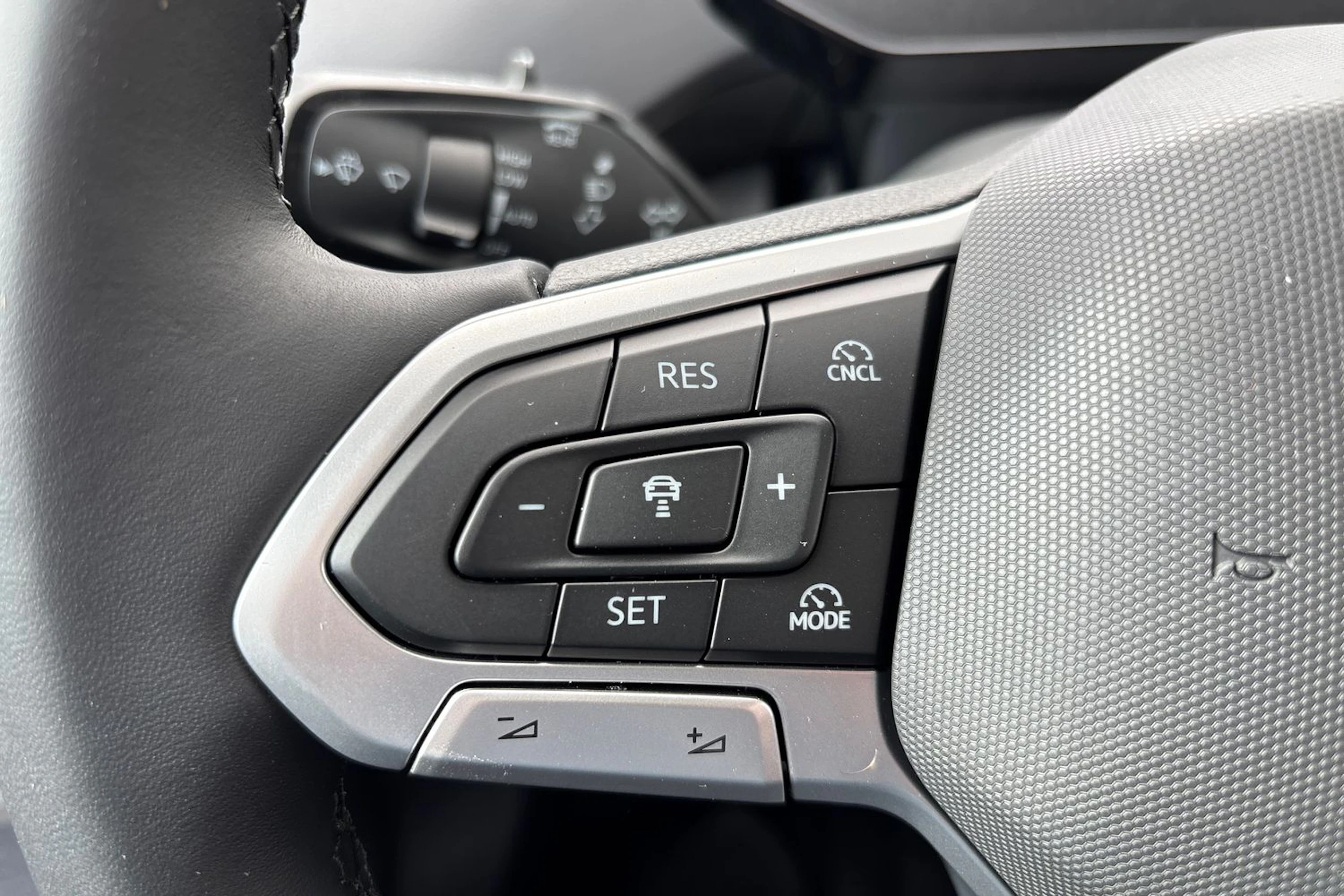 sininen Volkswagen ID.4 2026 kuva 11.