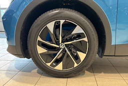 sininen Volkswagen ID.4 2026 kuva 10.