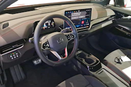 punainen Volkswagen ID.4 2026 kuva 6.