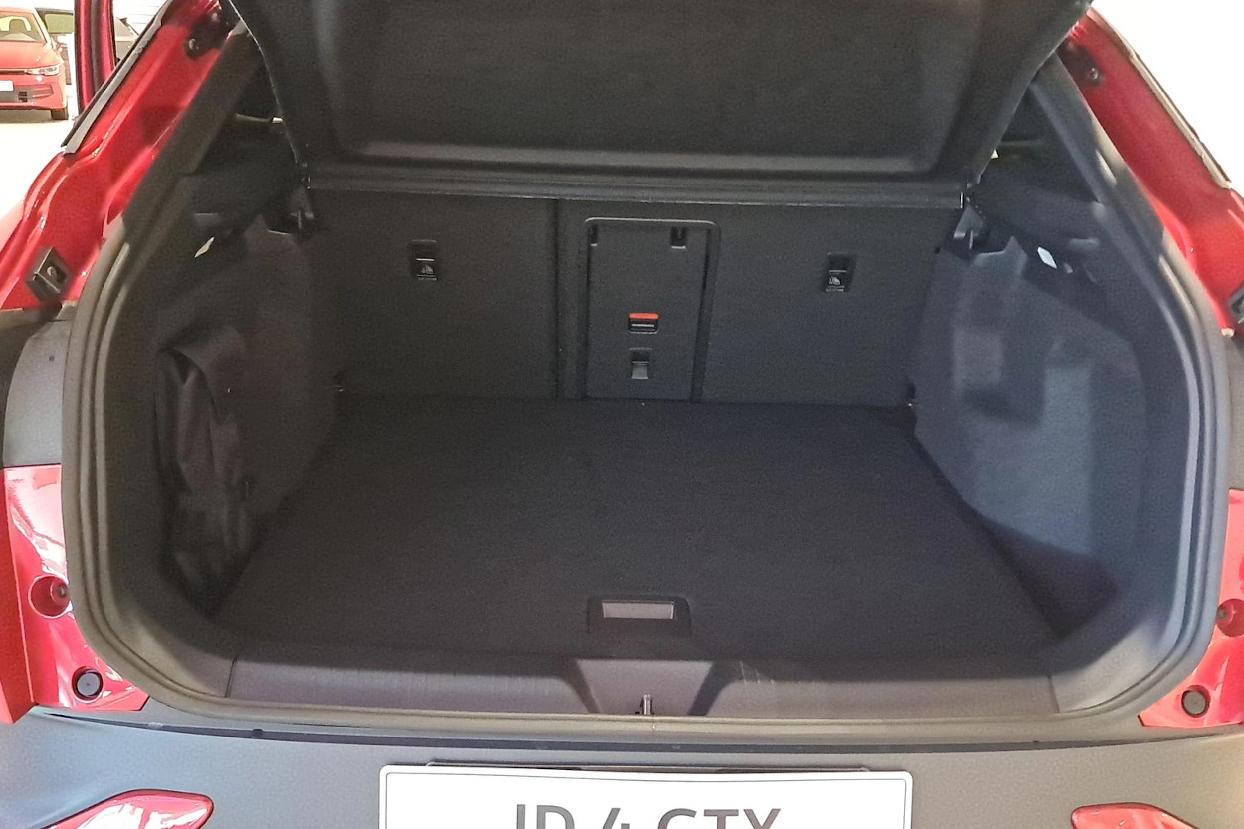 punainen Volkswagen ID.4 2026 kuva 11.