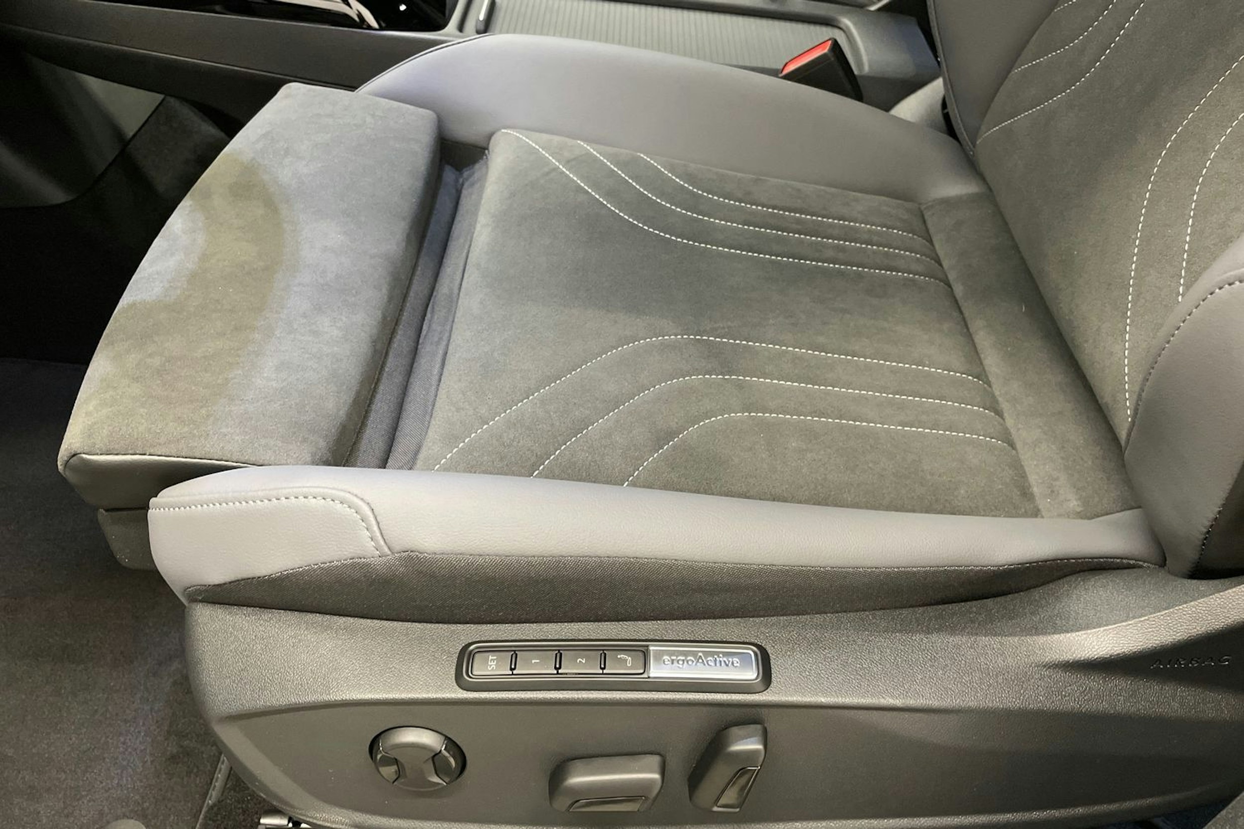 valkoinen Volkswagen ID.4 2026 kuva 10.