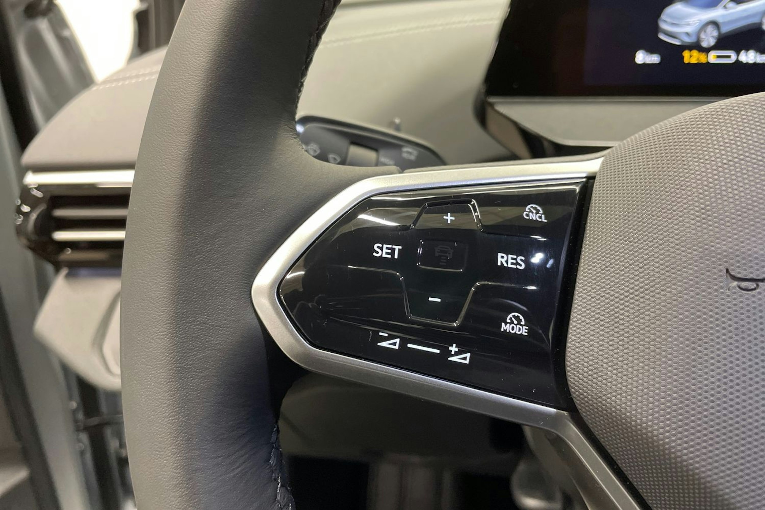 harmaa Volkswagen ID.4 2026 kuva 12.