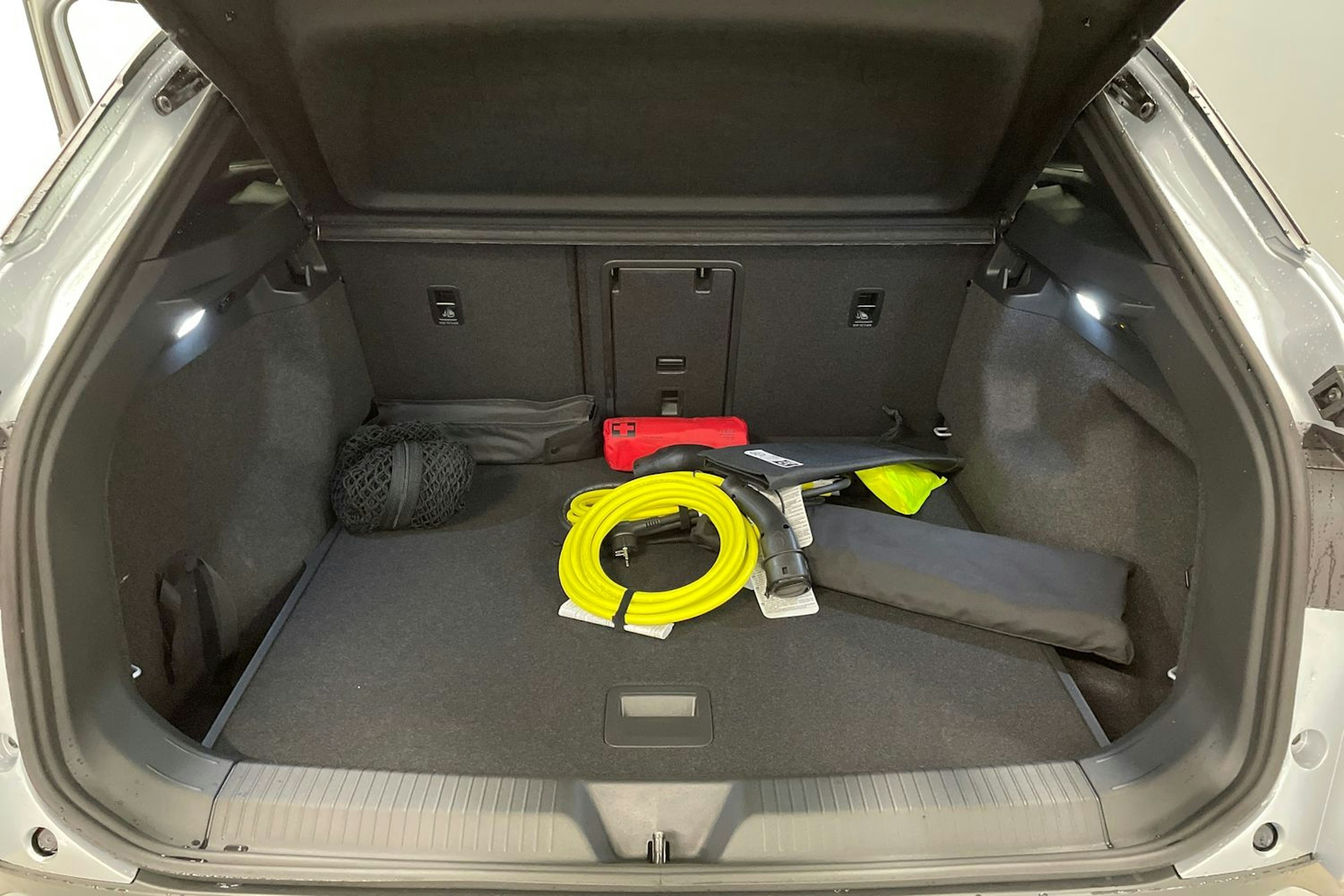 harmaa Volkswagen ID.4 2026 kuva 15.