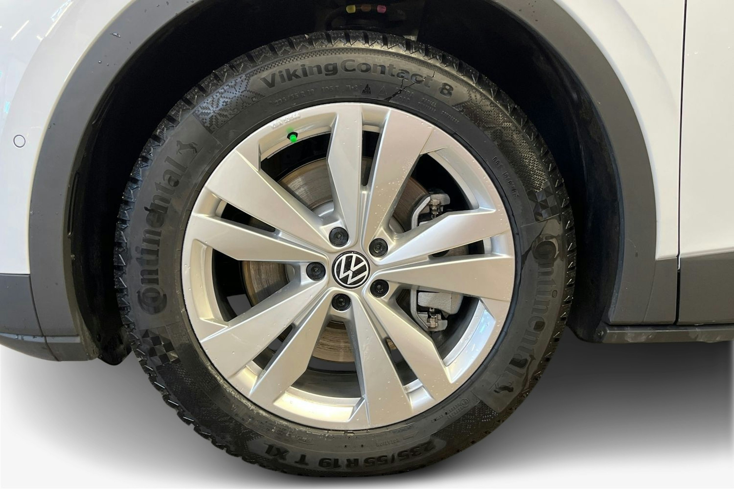 valkoinen Volkswagen ID.4 2026 kuva 9.