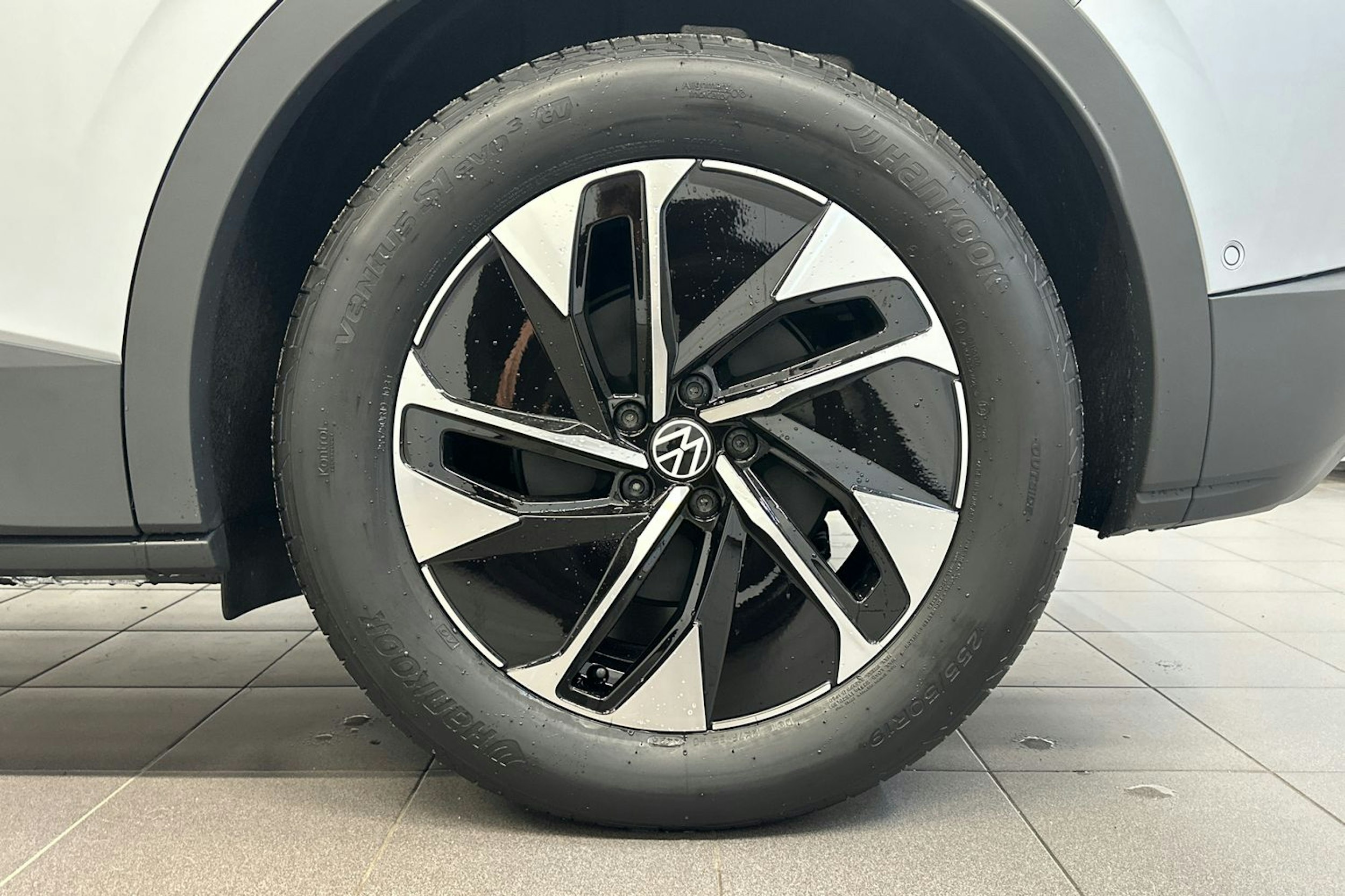 harmaa Volkswagen ID.4 2026 kuva 10.