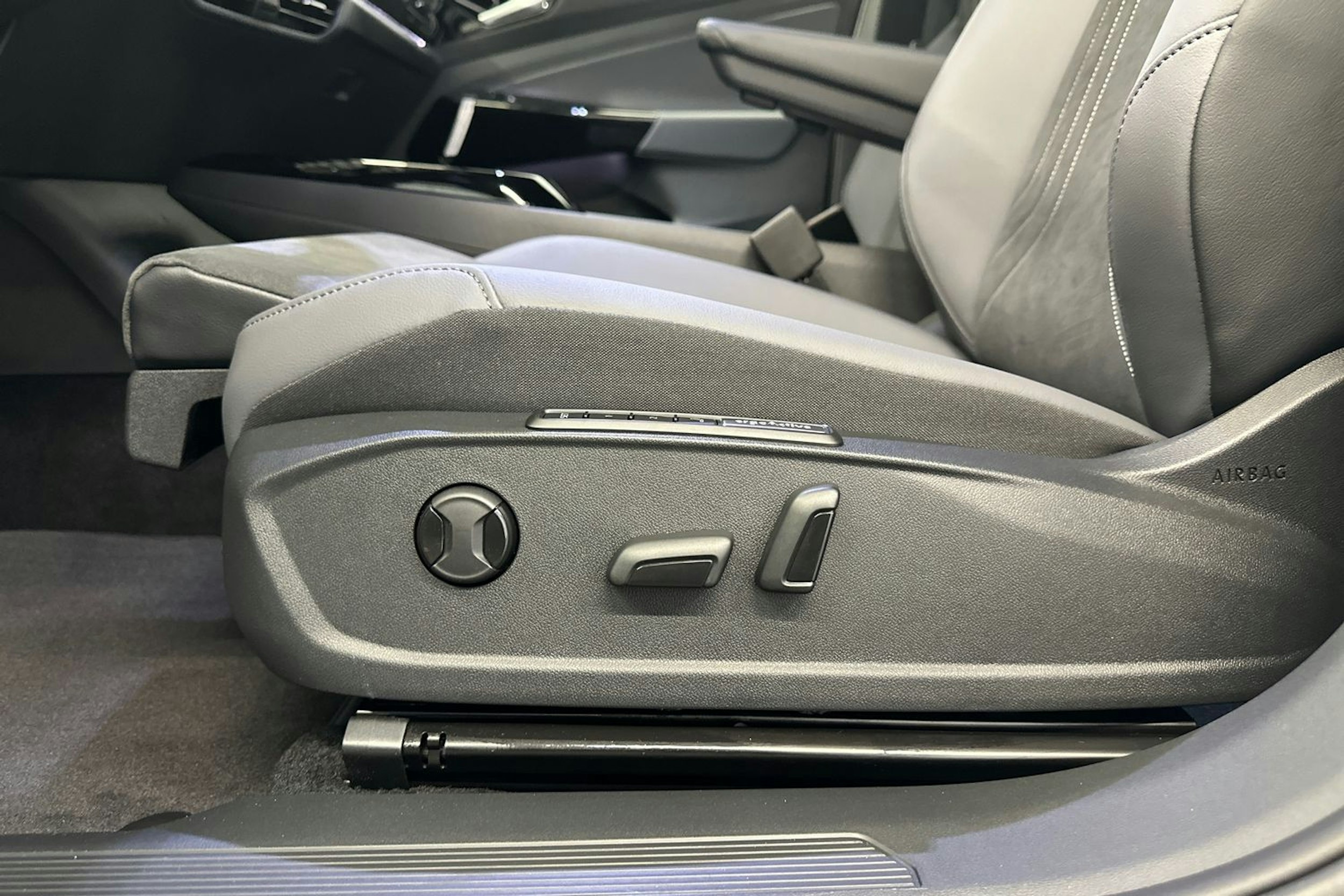 harmaa Volkswagen ID.4 2026 kuva 16.