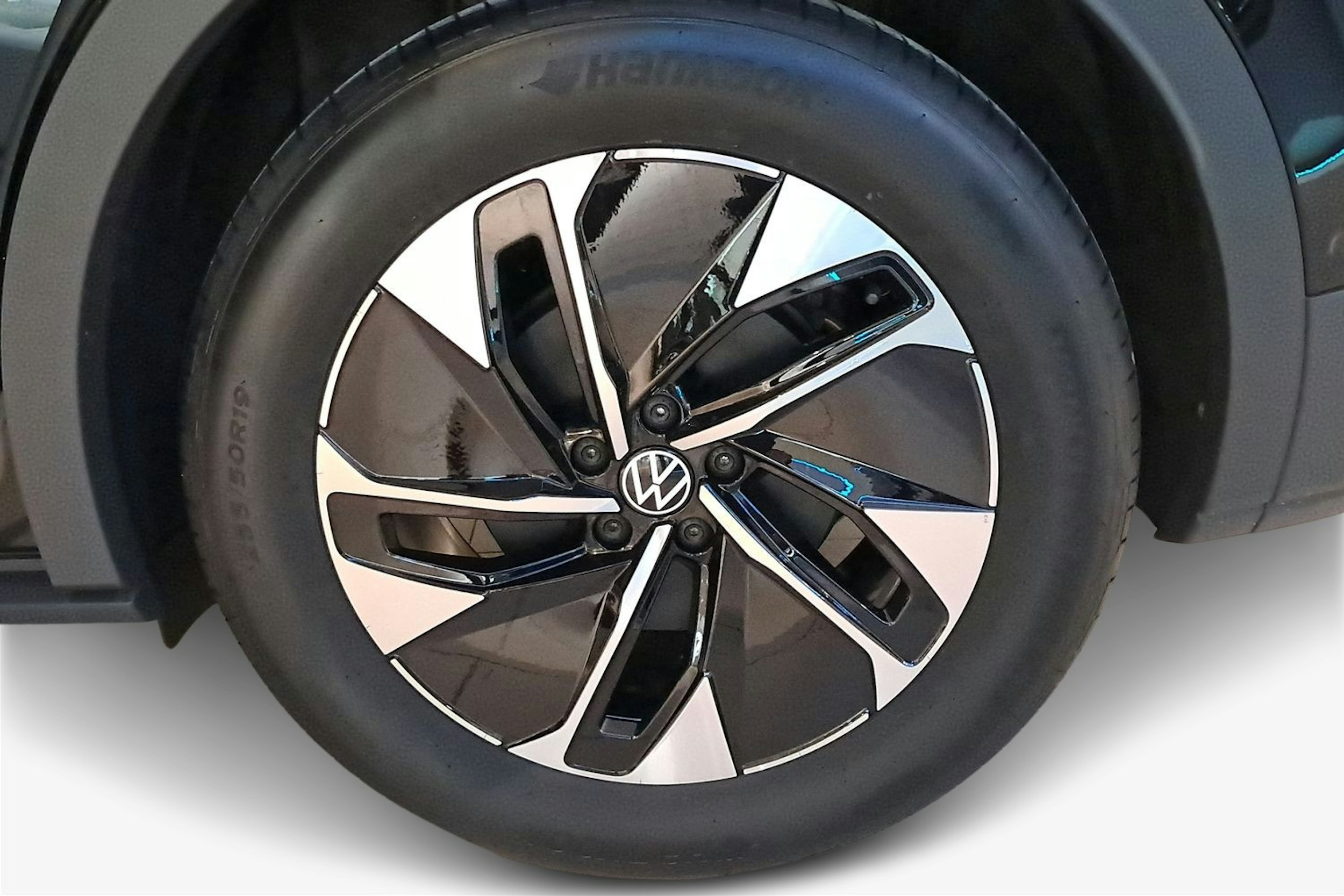 musta Volkswagen ID.4 2026 kuva 9.