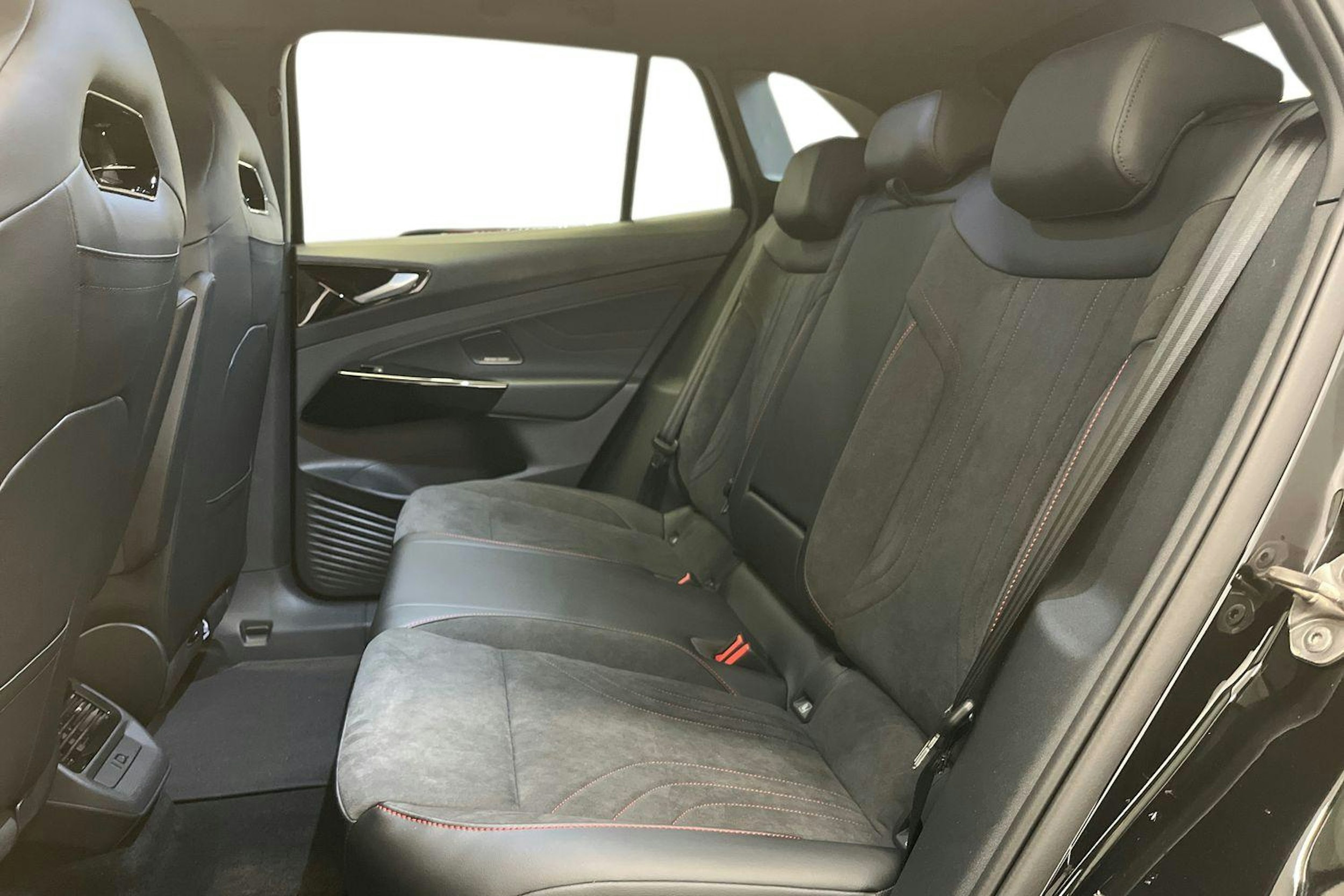 musta Volkswagen ID.4 2026 kuva 8.