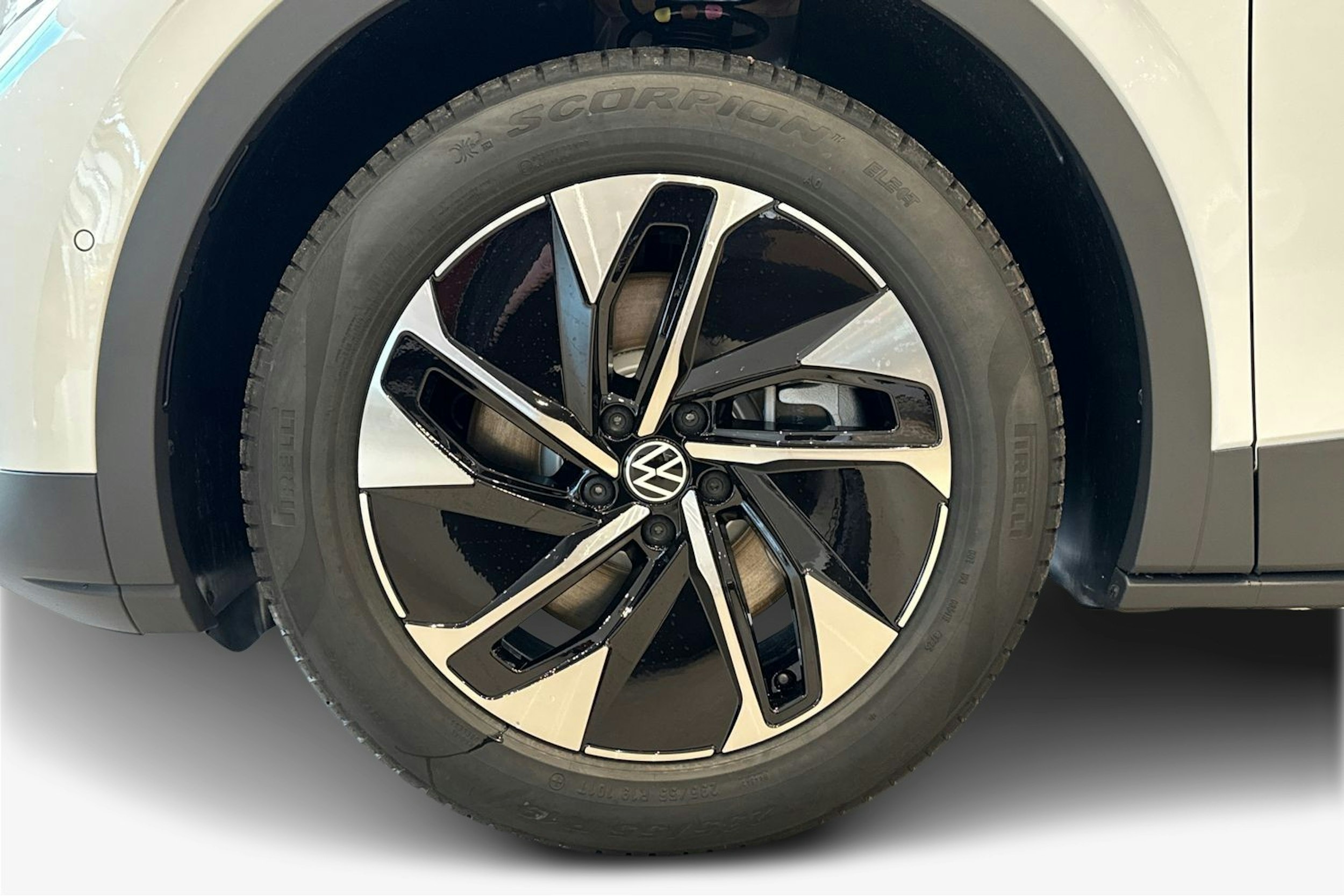 met. valkoinen Volkswagen ID.4 2026 kuva 9.