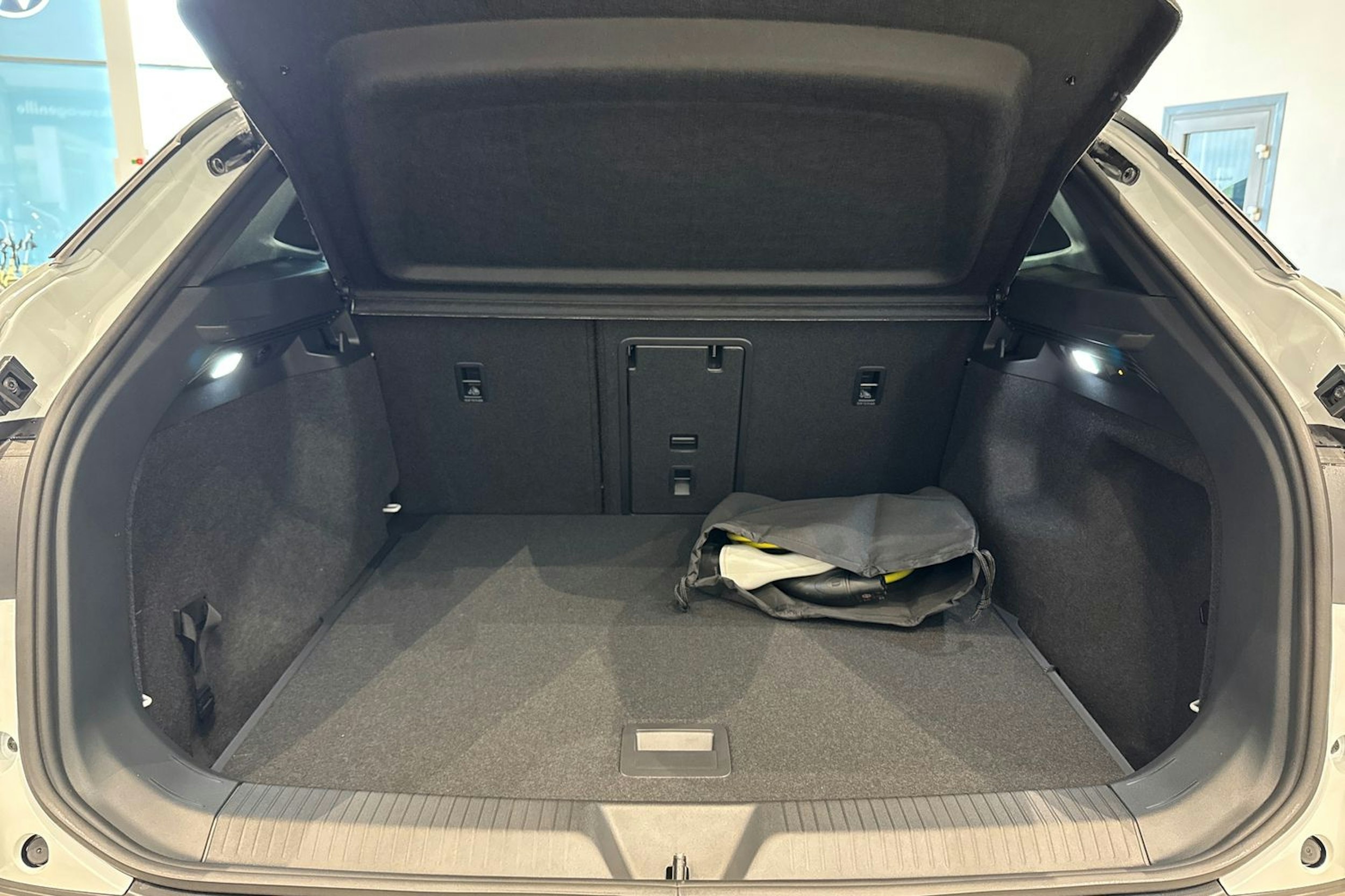 met. valkoinen Volkswagen ID.4 2026 kuva 11.